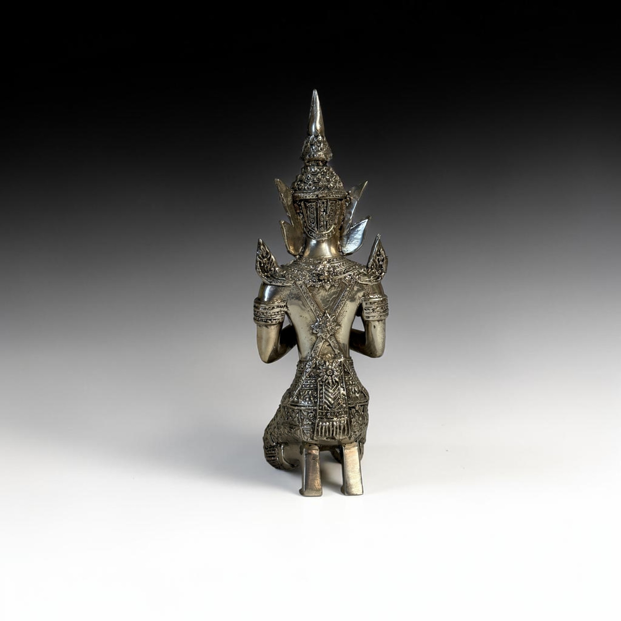 Thailand Tempelwächter aus Bronze – Kniende Thepphanom Figur (17,5 cm)