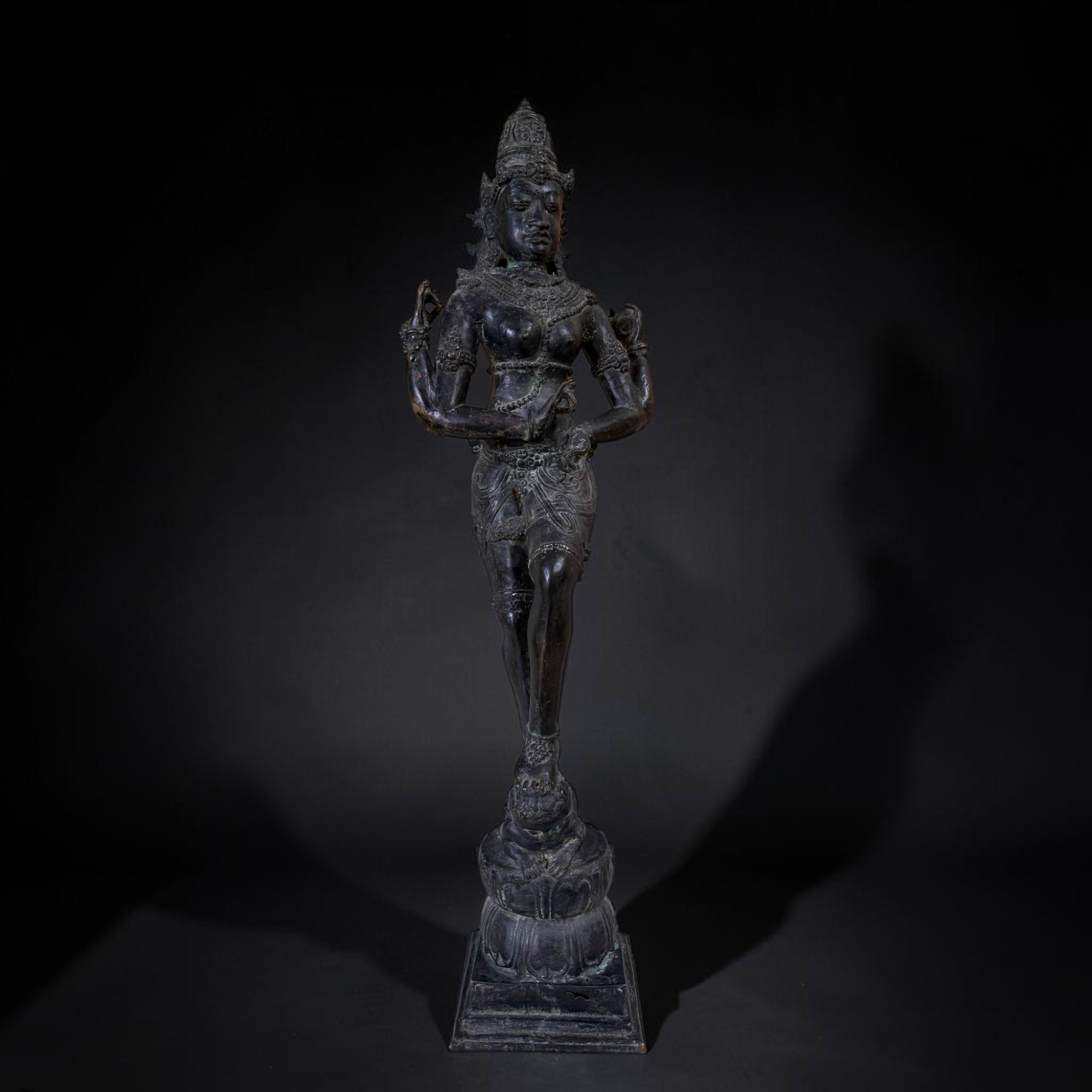Indische Bronze Statue Devi Shakti im Chola Stil - 106 cm groß
