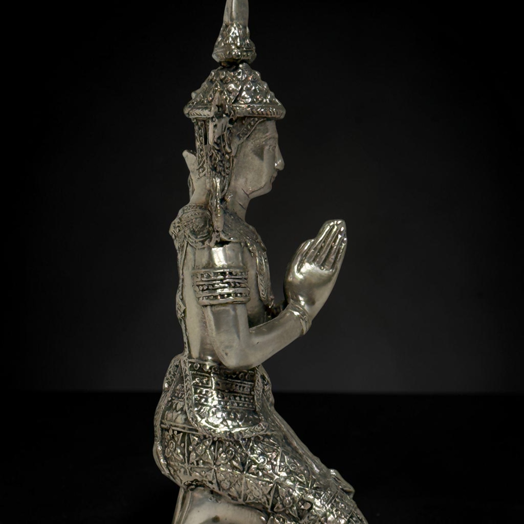 Thailand Tempelwächter aus Bronze – Kniende Thepphanom Figur (17,5 cm)