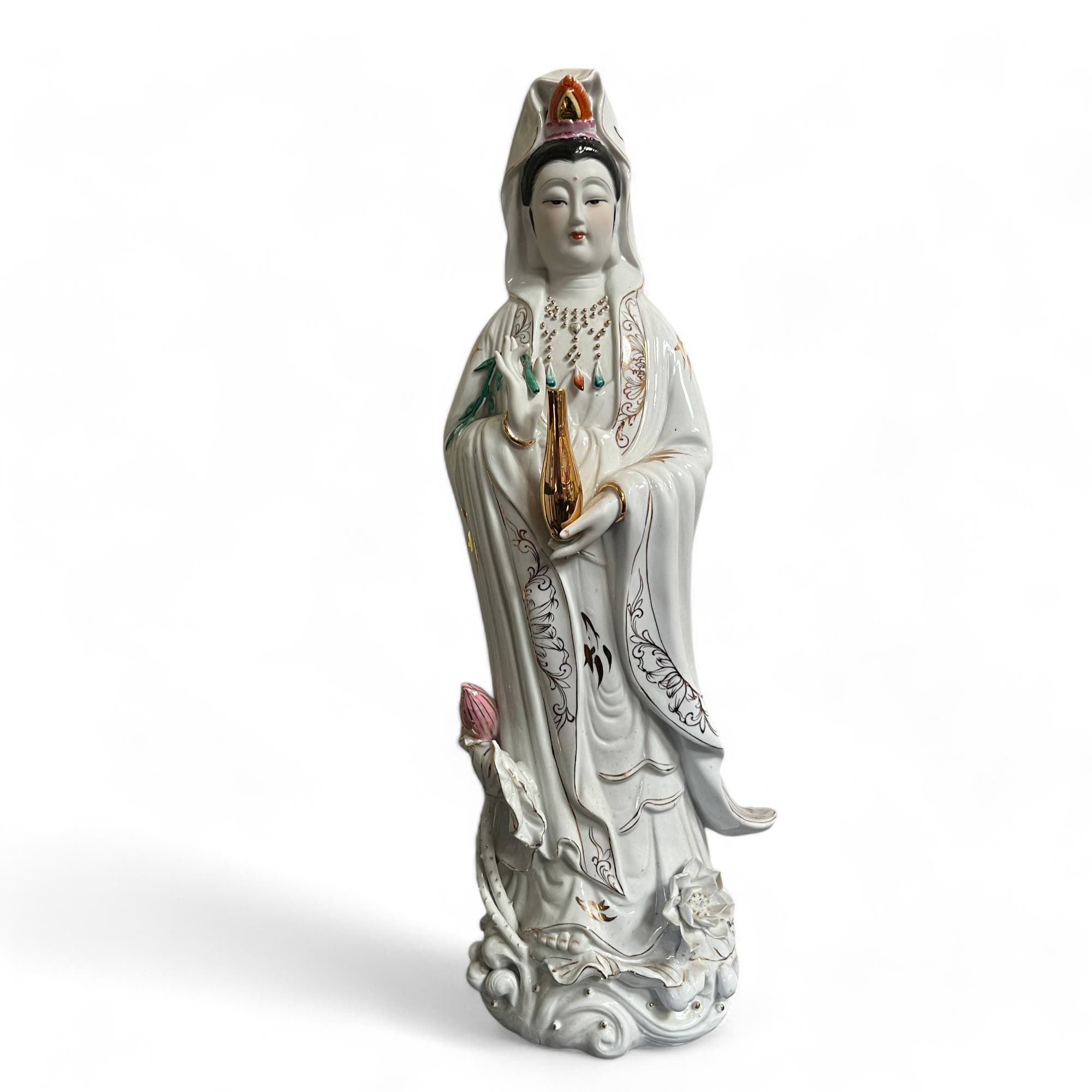 Buddha Figur Kwan-Yin aus Porzellan 66 cm groß