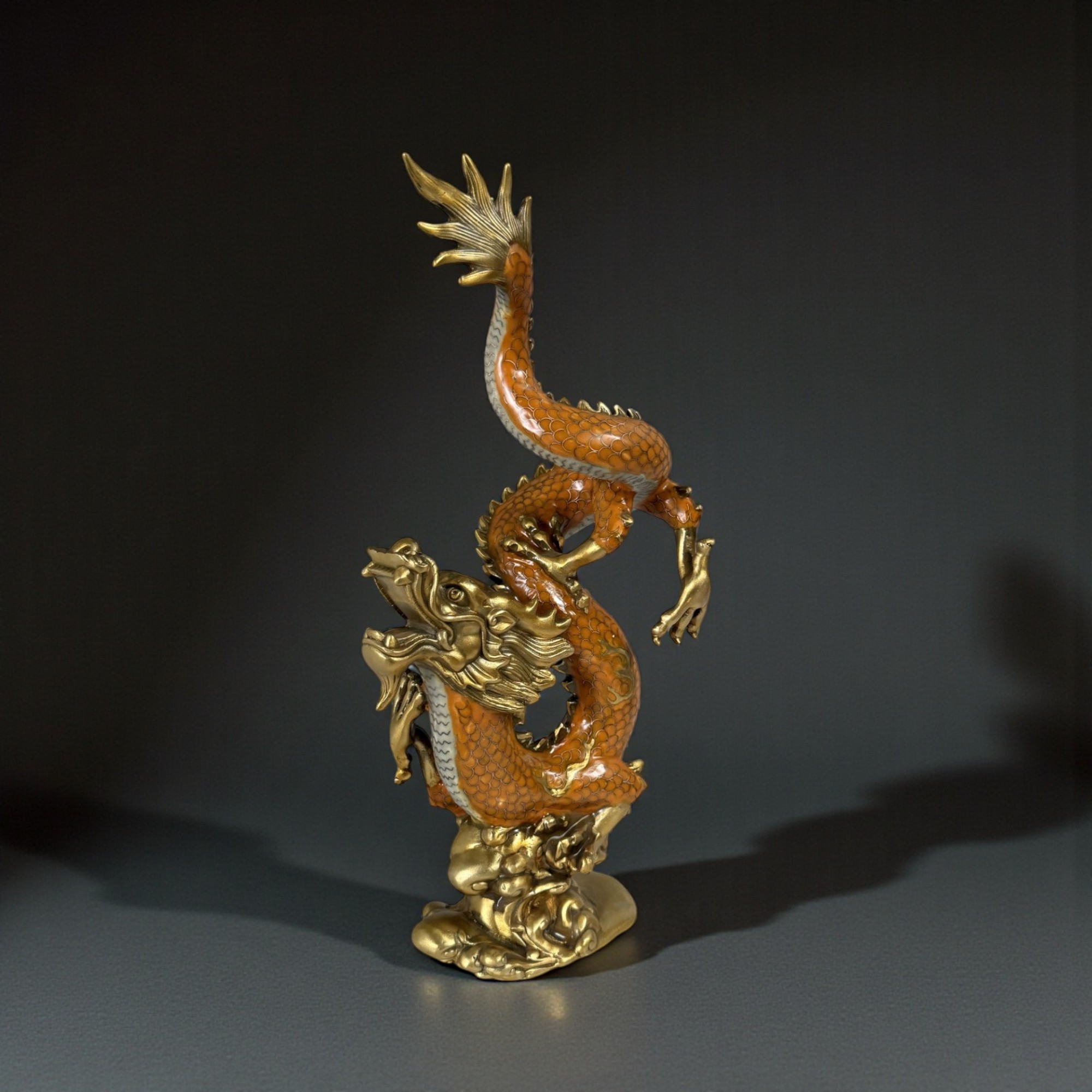 China Drachen Skulptur aus Bronze / Cloisonne
