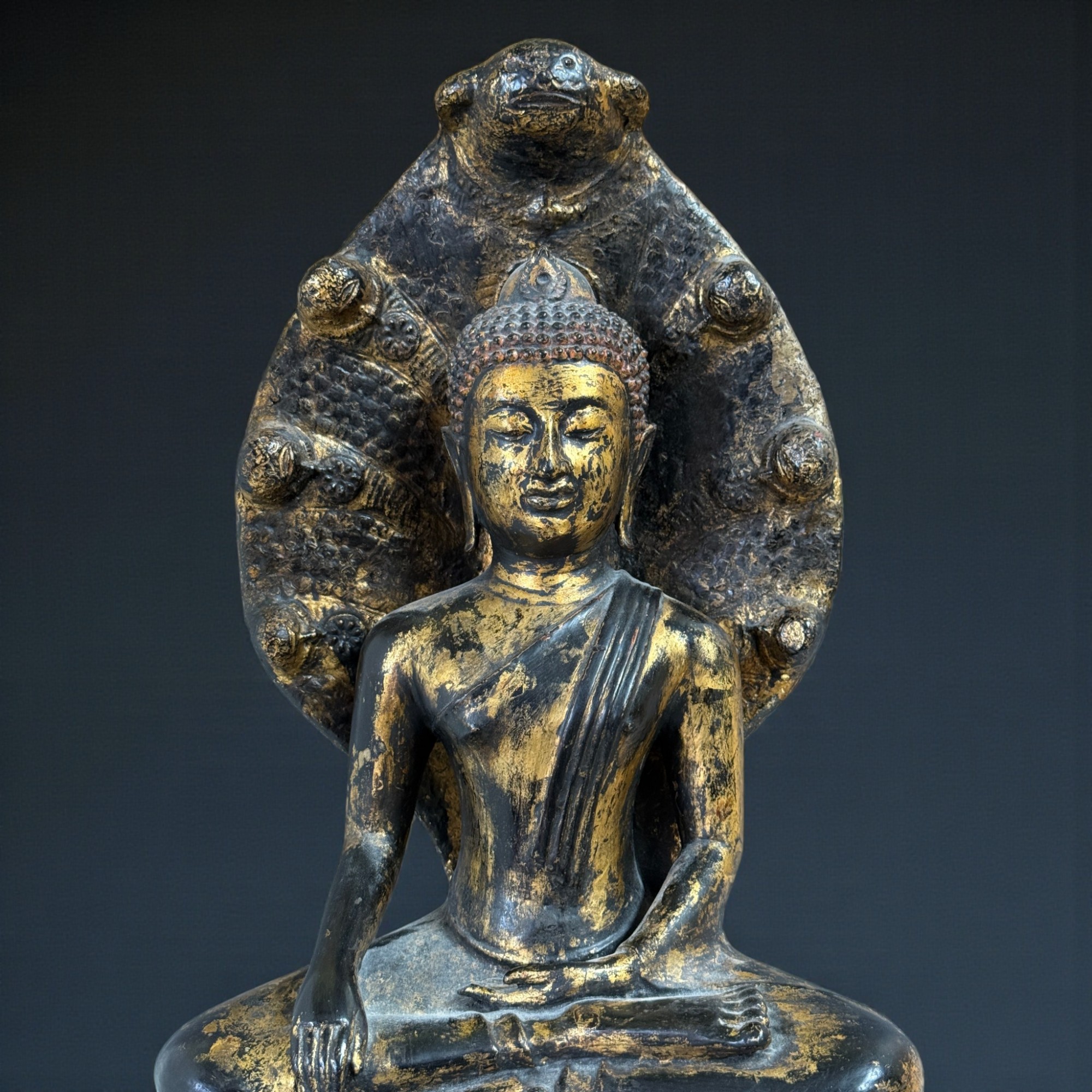 Naga Bronze Buddha Statue mit Mucalinda Schlange aus Burma