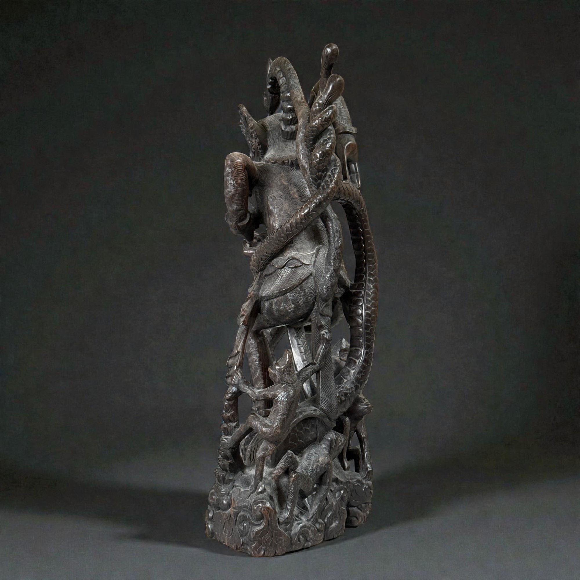 Alte Bali Hanuman Holz Figur Naga: Balinesische Ramayana Skulptur 58cm