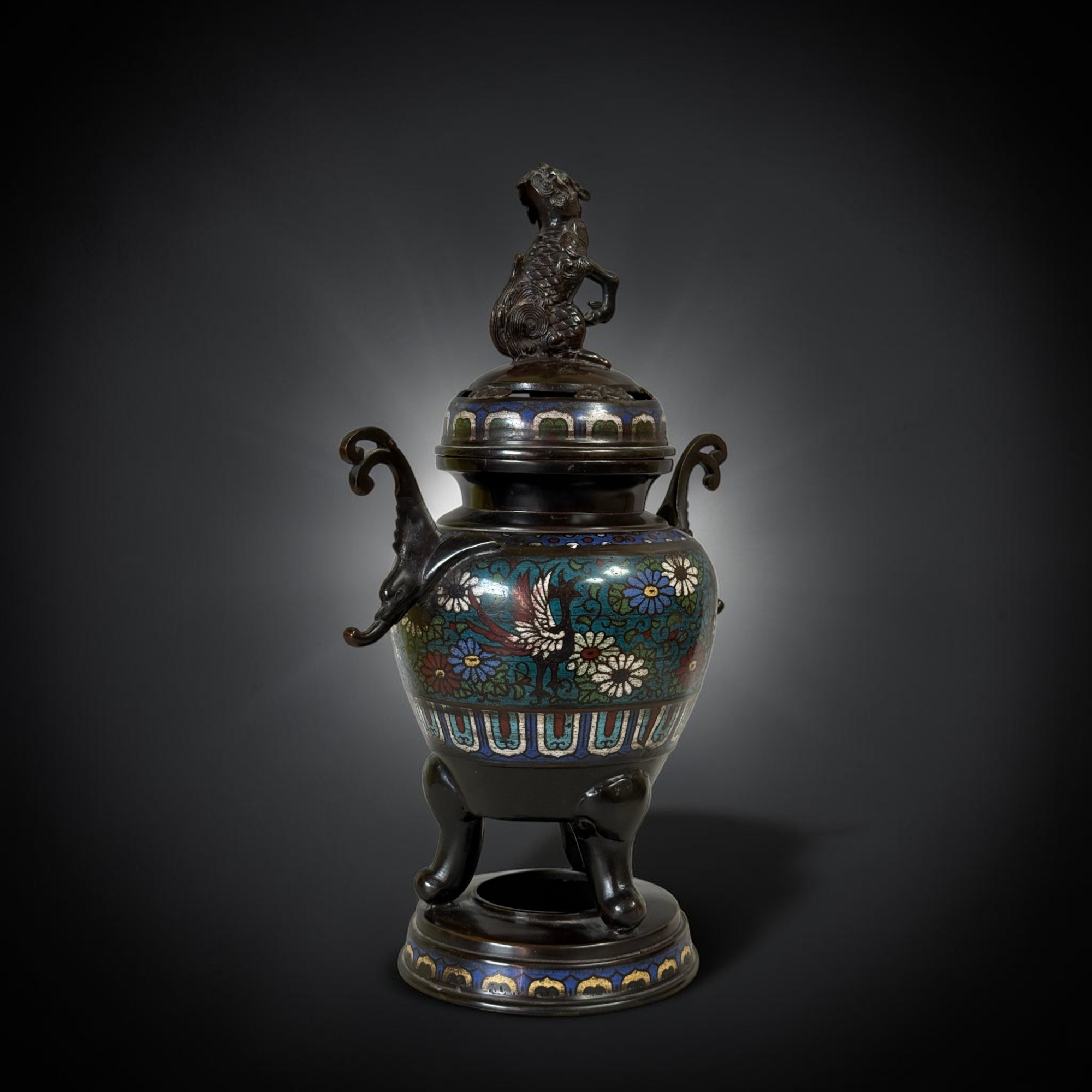 Altes chinesisches Räuchergefäß aus Bronze & Cloisonne mit Wächterlöwe