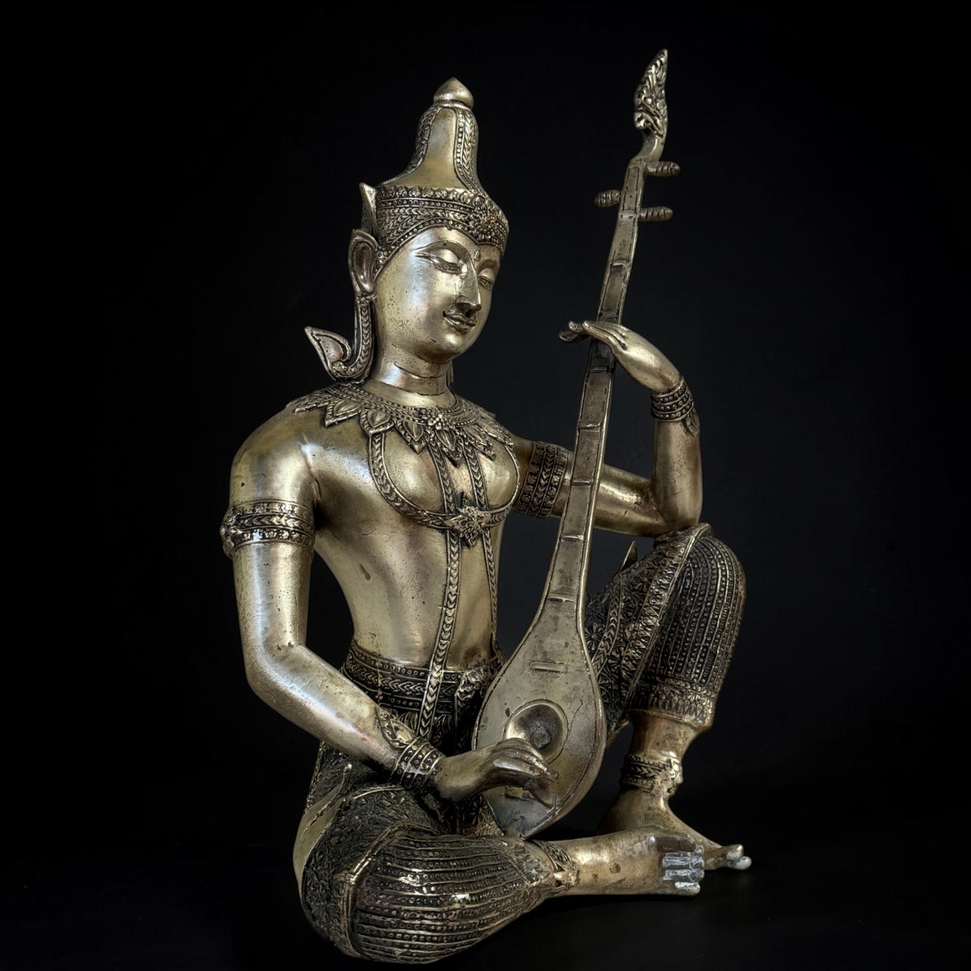 Tempelmusiker Skulptur Bronze-Eisen Thailand 41cm 6kg Phin-Laute alter Zustand