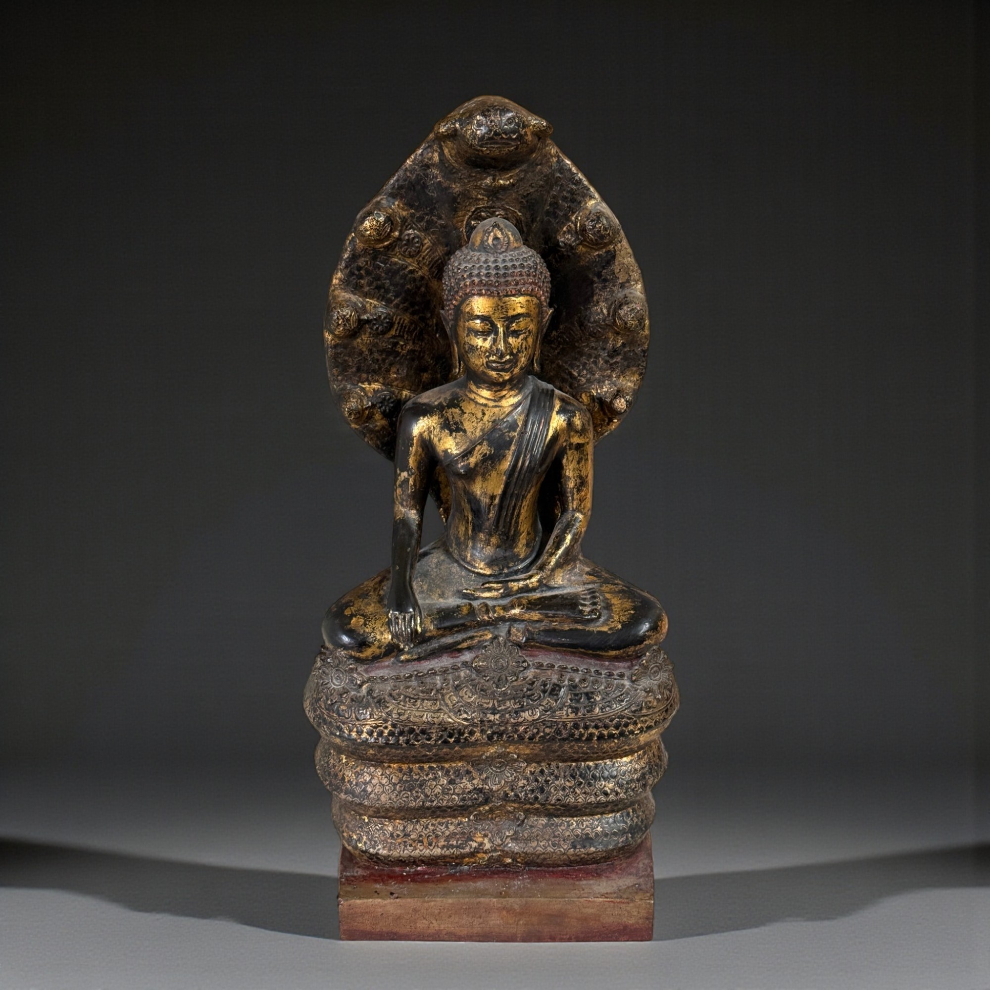 Naga Bronze Buddha Statue mit Mucalinda Schlange aus Burma
