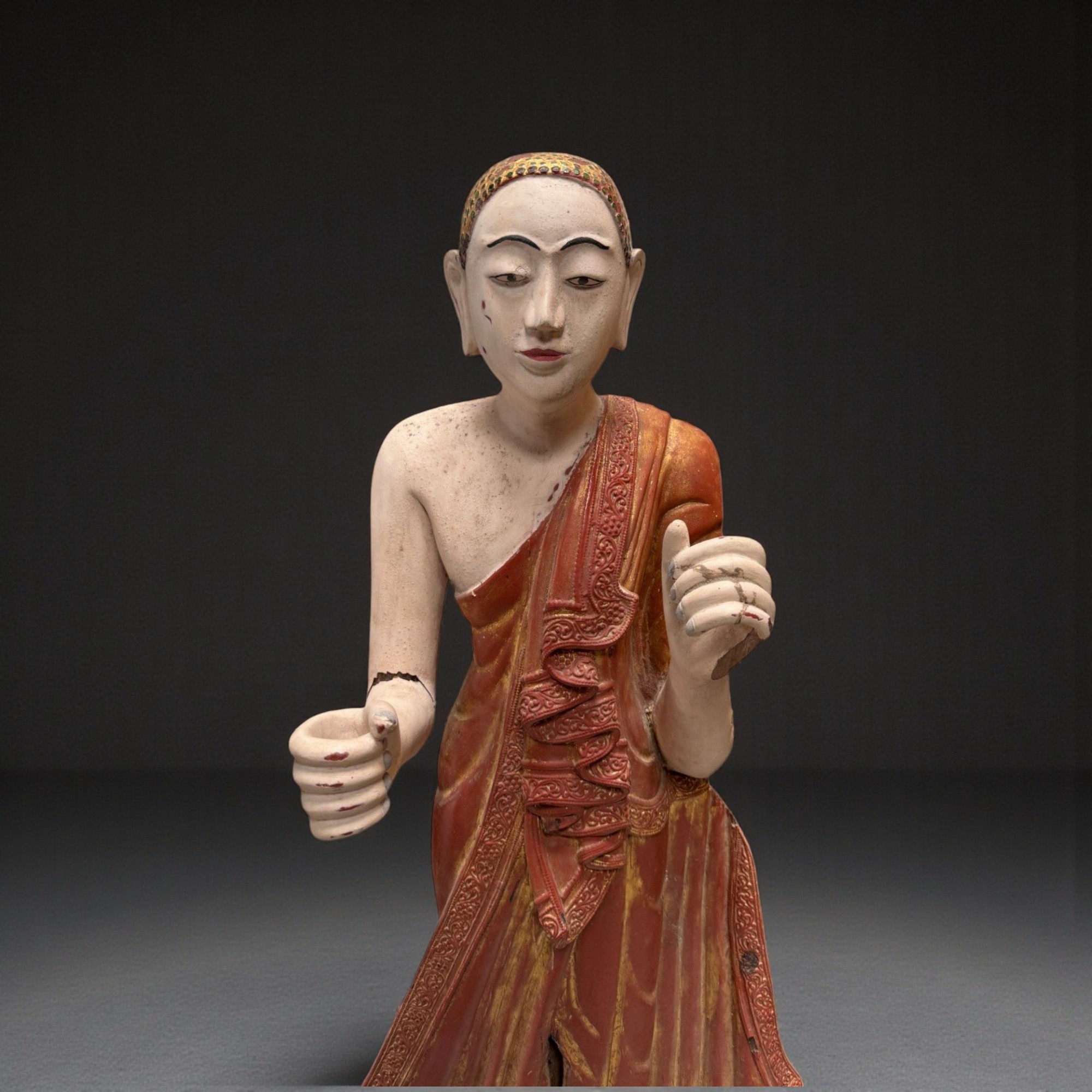 Burmesische Mönchsfigur aus Teakholz – ca. 140 Jahre alt