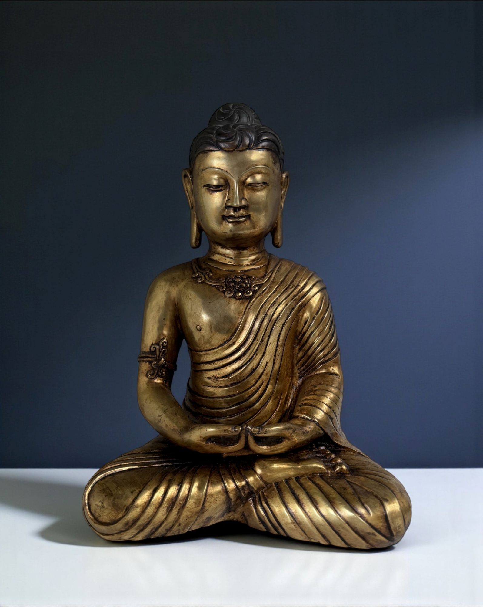 Bronze Meditations-Buddha – Tibet/China, ca. 30–40 Jahre, 44 cm Bronze Meditations-Buddha – Tibet/China, ca. 30–40 Jahre, 44 cm