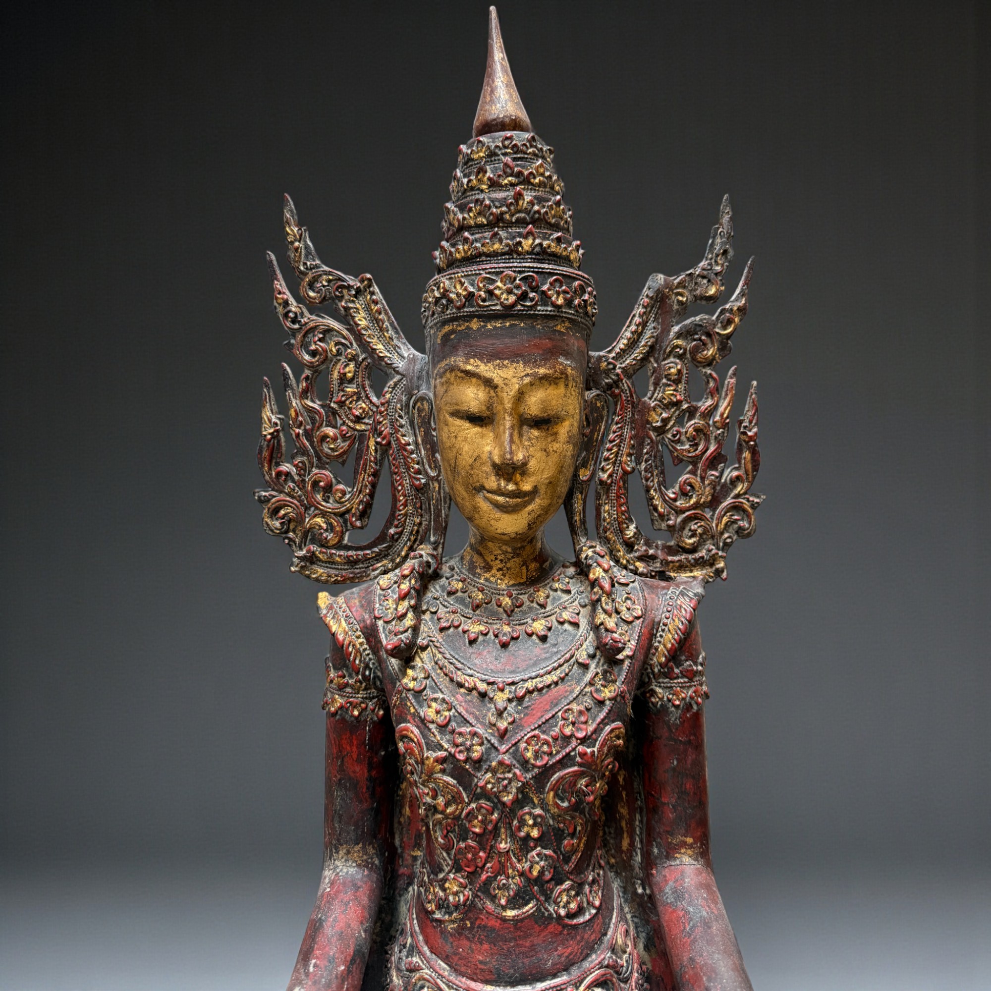 Königs-Buddha Statue Birma Teak Holz Skulptur Wunschgewährungs Geste