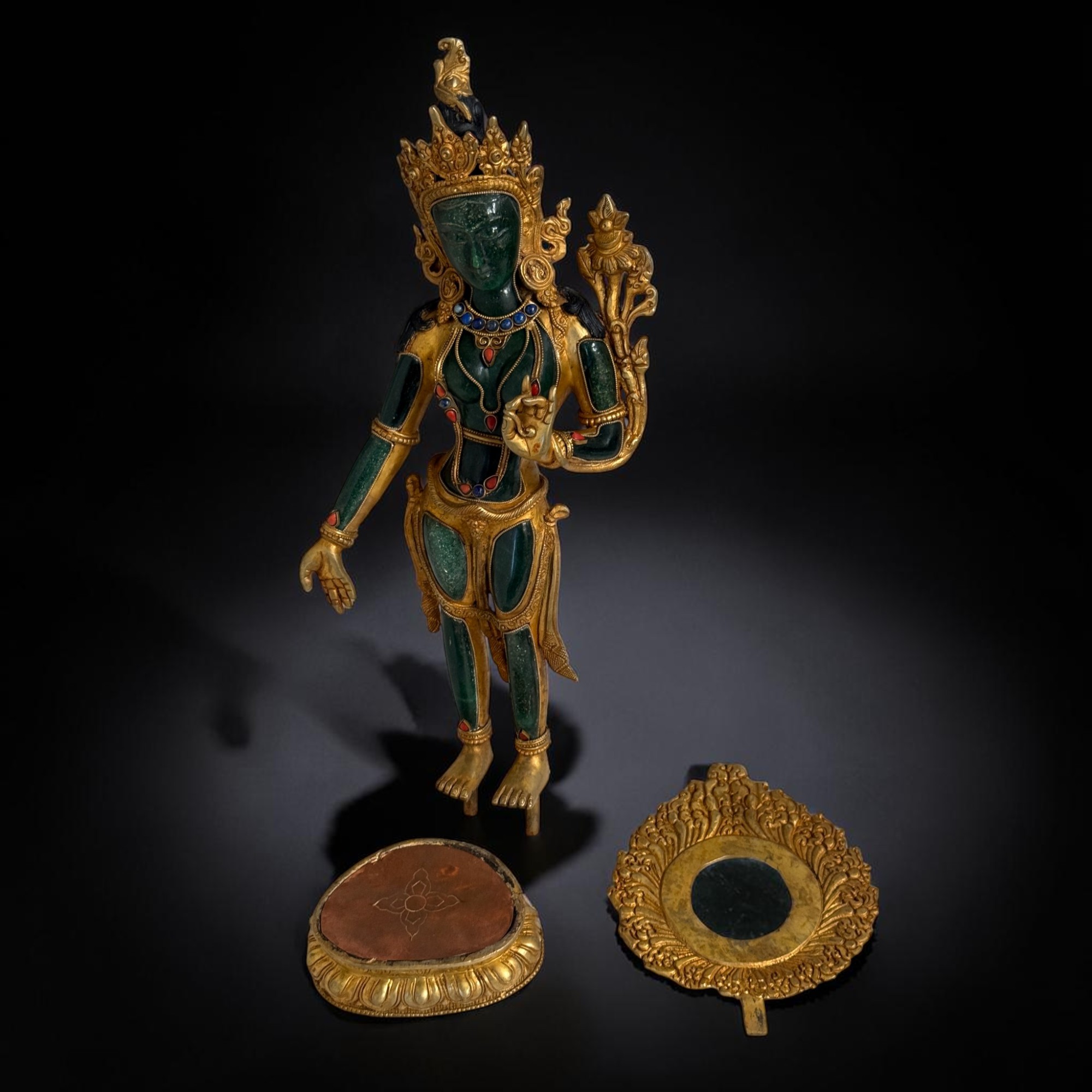 Grüne Tara Skulptur 48cm | Bronze feuervergoldet | Aventurin & Edelstein Besatz