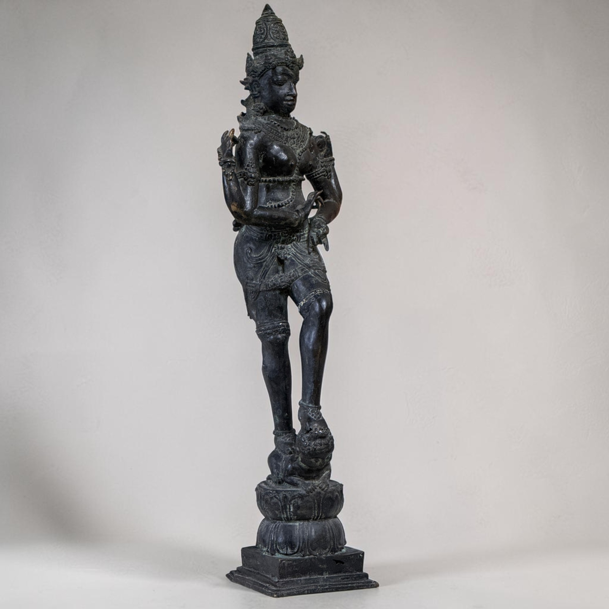 Indische Bronze Statue Devi Shakti im Chola Stil - 106 cm groß