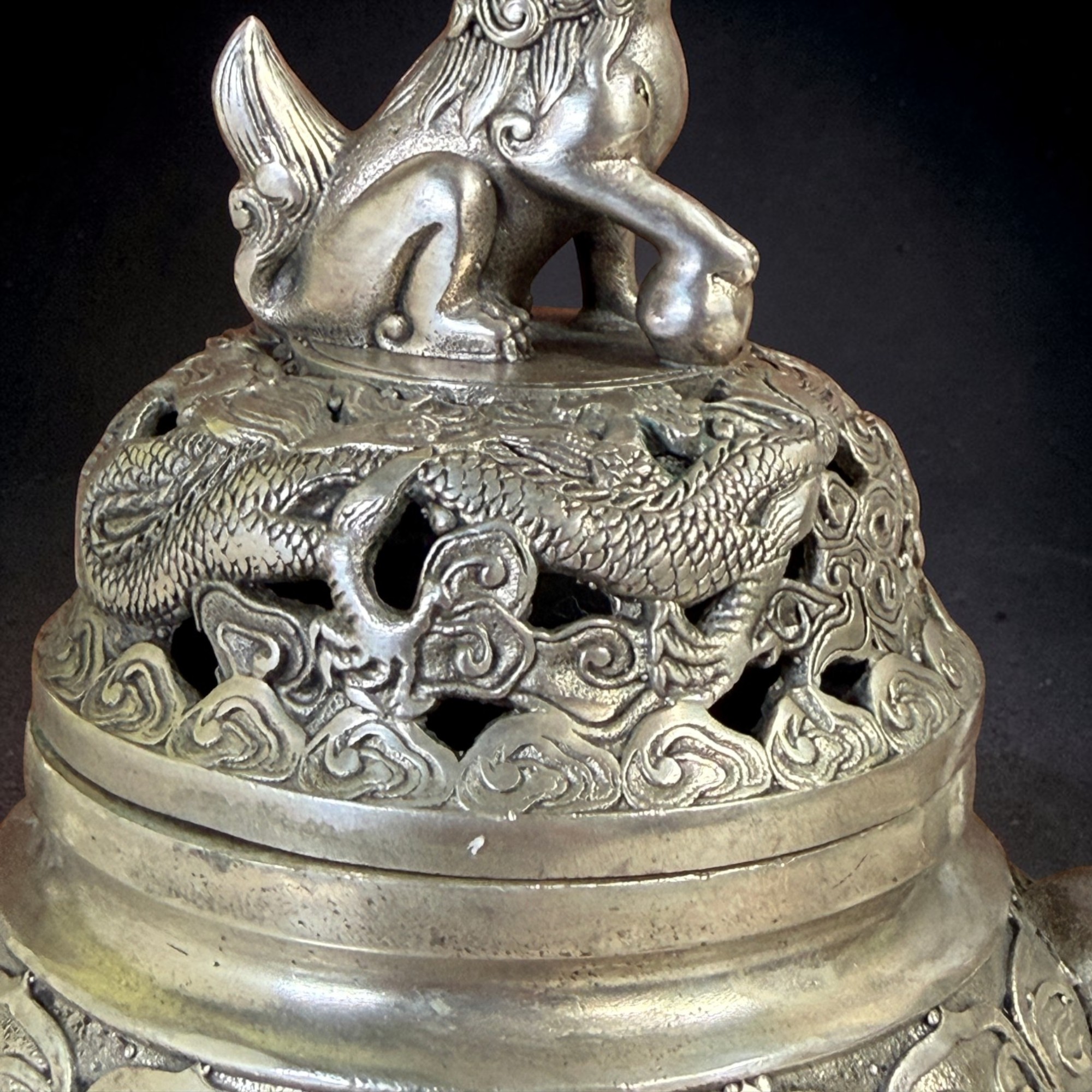 Bronze Räuchergefäß China – Mit Elefanten, Drachen & Tempellöwe (22cm)