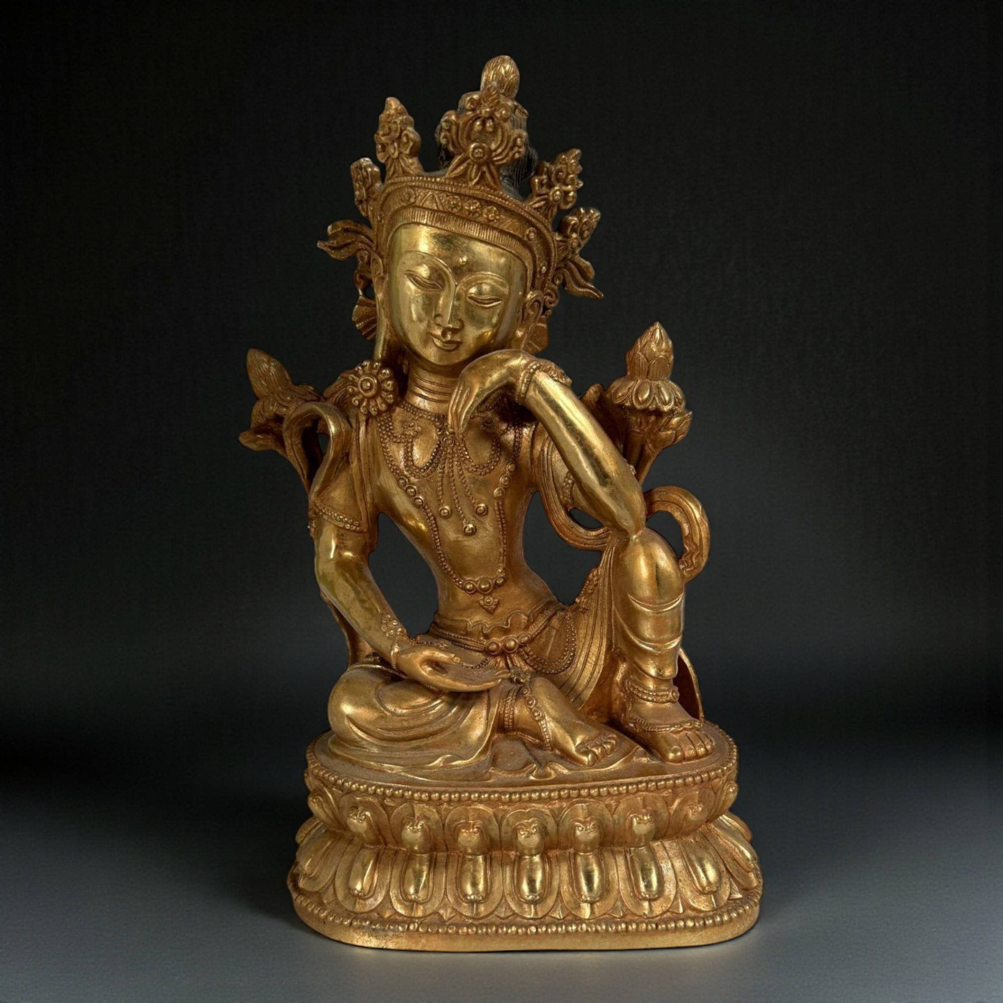 Gekrönte Guan Yin Bronze Figur aus Tibet/China (Sichuan) – 34,5 cm – Antikmarkt Sammlerstück