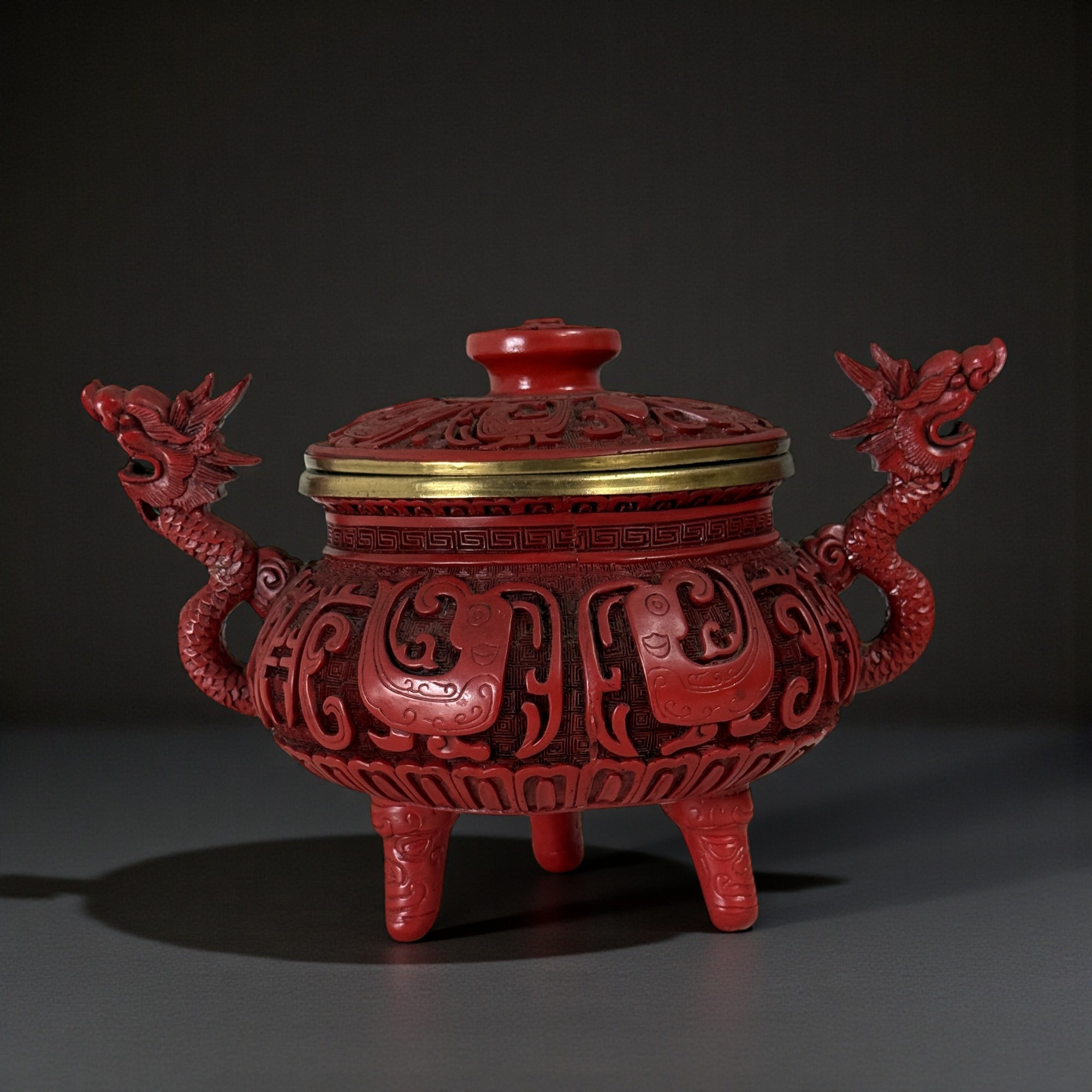 Räuchergefäß aus China mit Drachen Henkeln - Lackarbeit