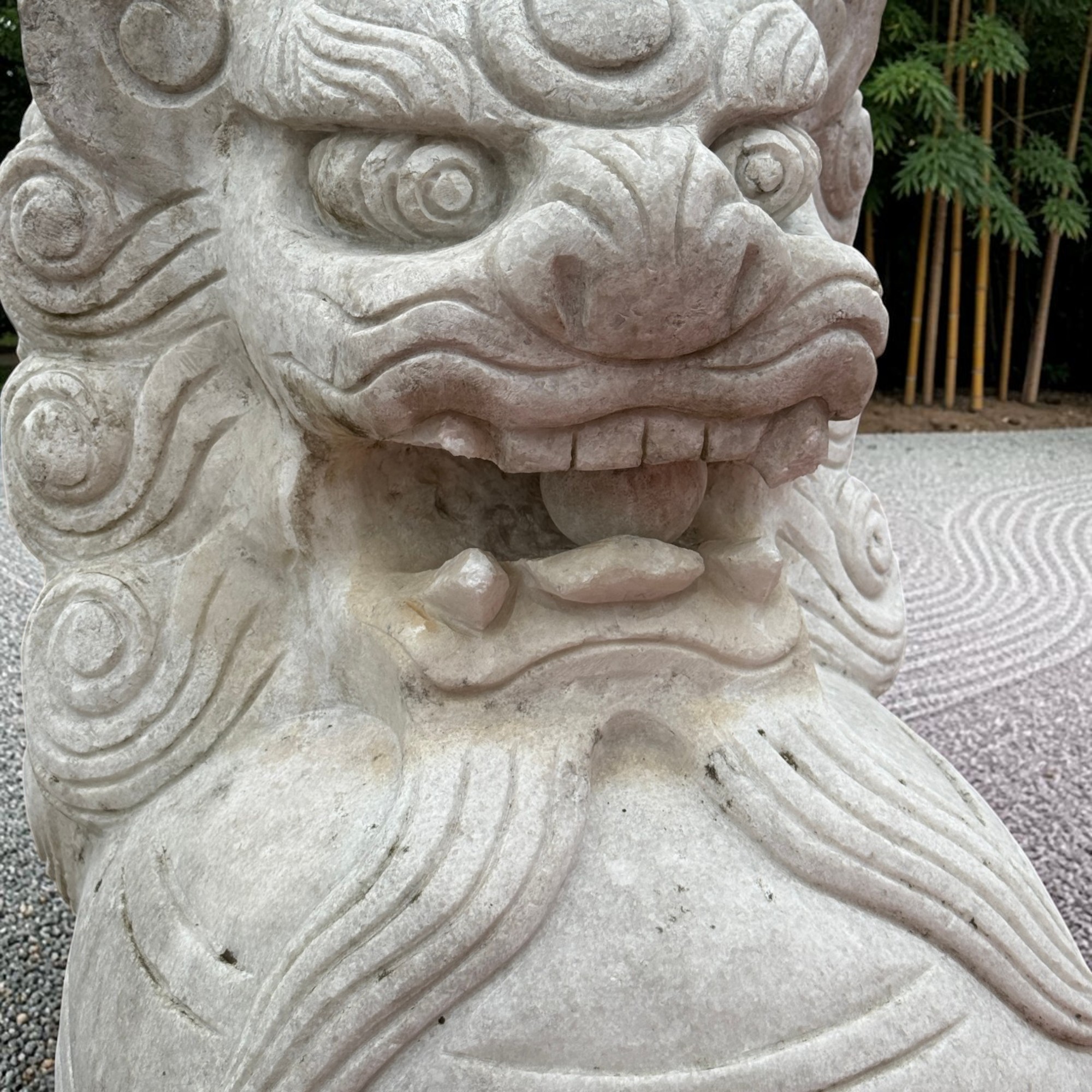 Fu-Hunde 150cm: Paar alte chinesische Wächterlöwen aus Stein für den Asia Garten