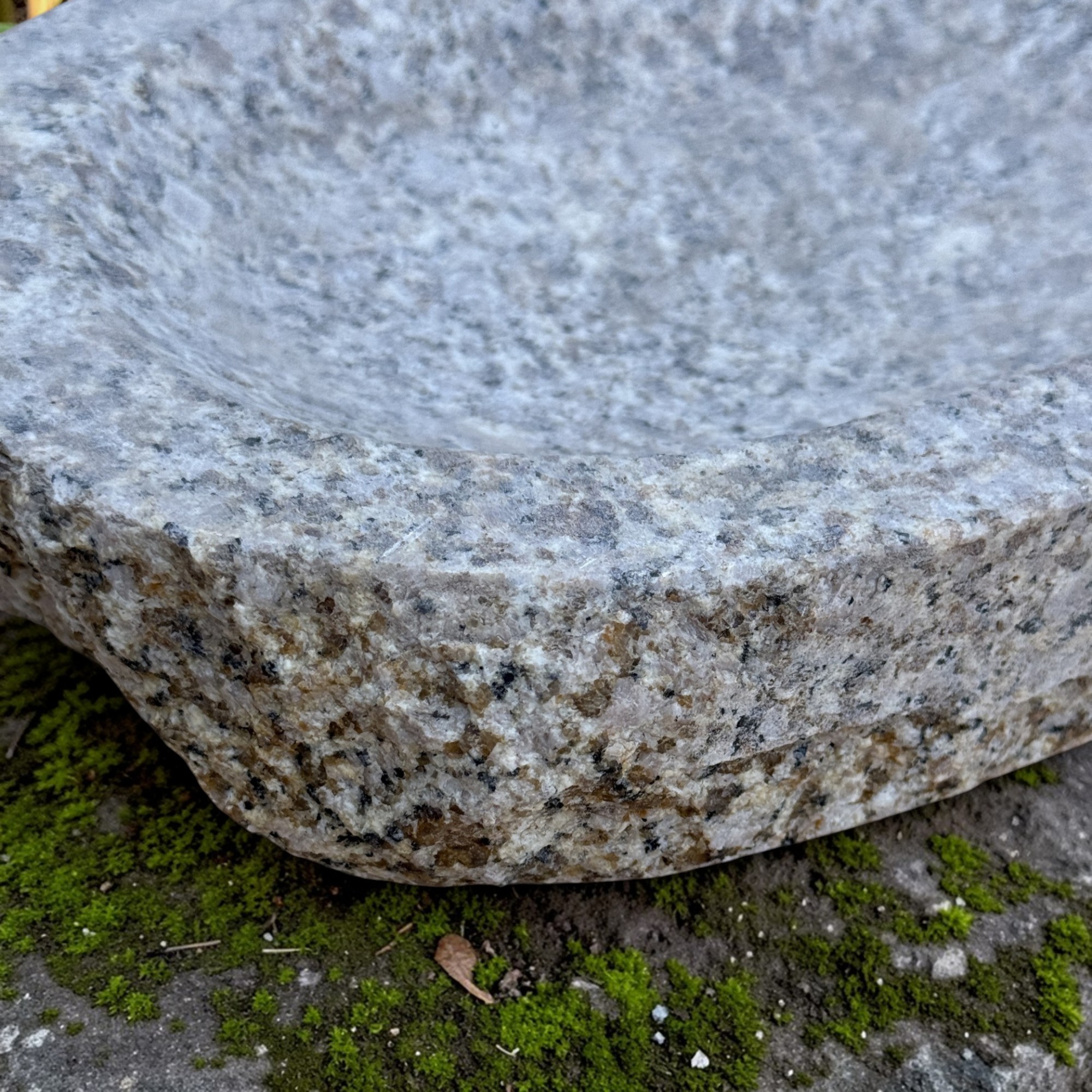 Granitstein Insekten Tränke – Bienen-Bar für den Garten