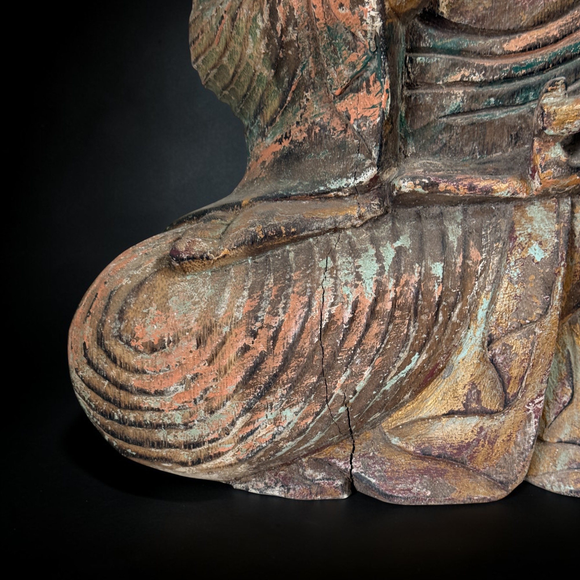 Sitzender Holz Buddha aus Indonesien – Lehrende Geste (Vitarka Mudra) – 52 cm