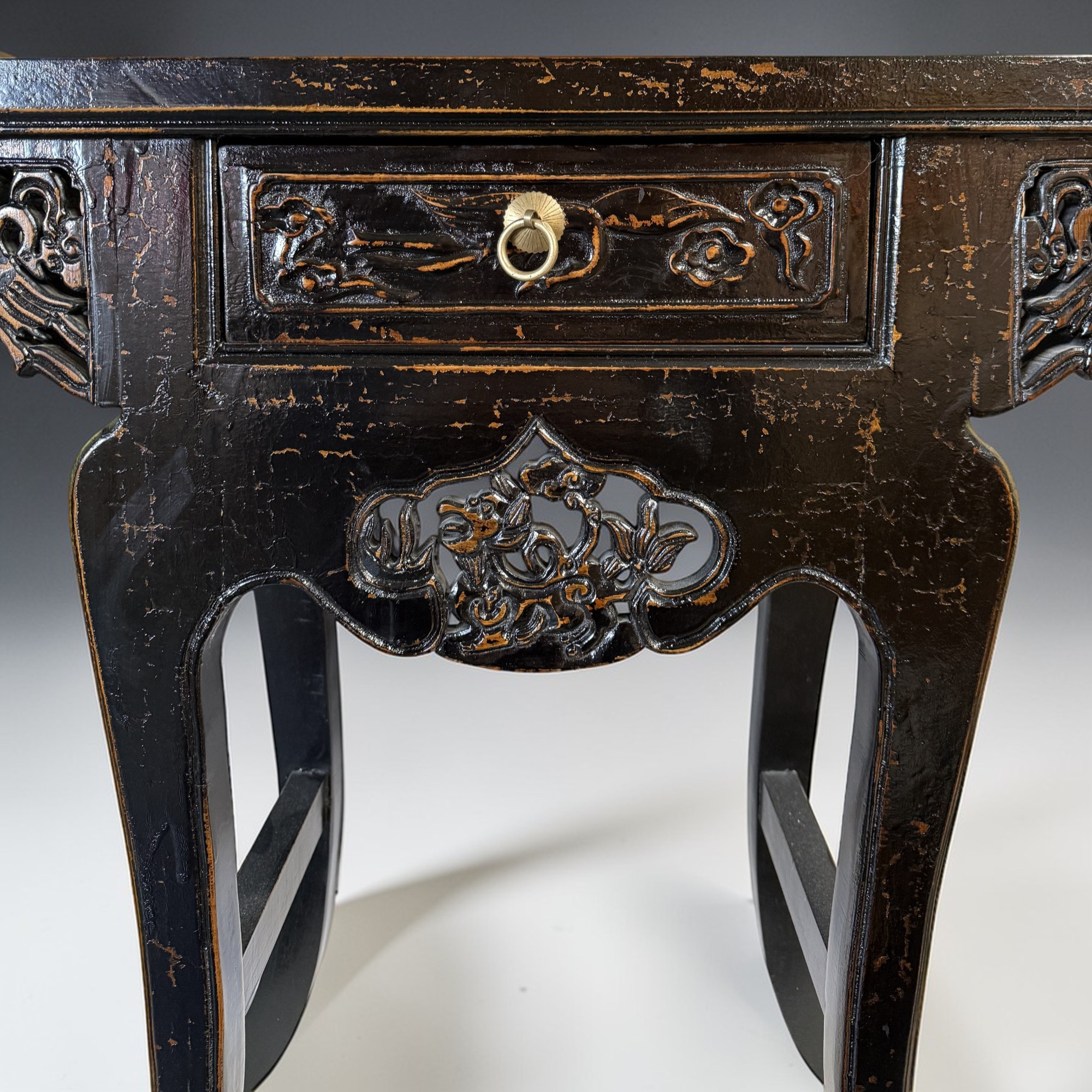 Chinesischer Altartisch Schwarz – Massives Ulmenholz Konsole (84,5 cm)