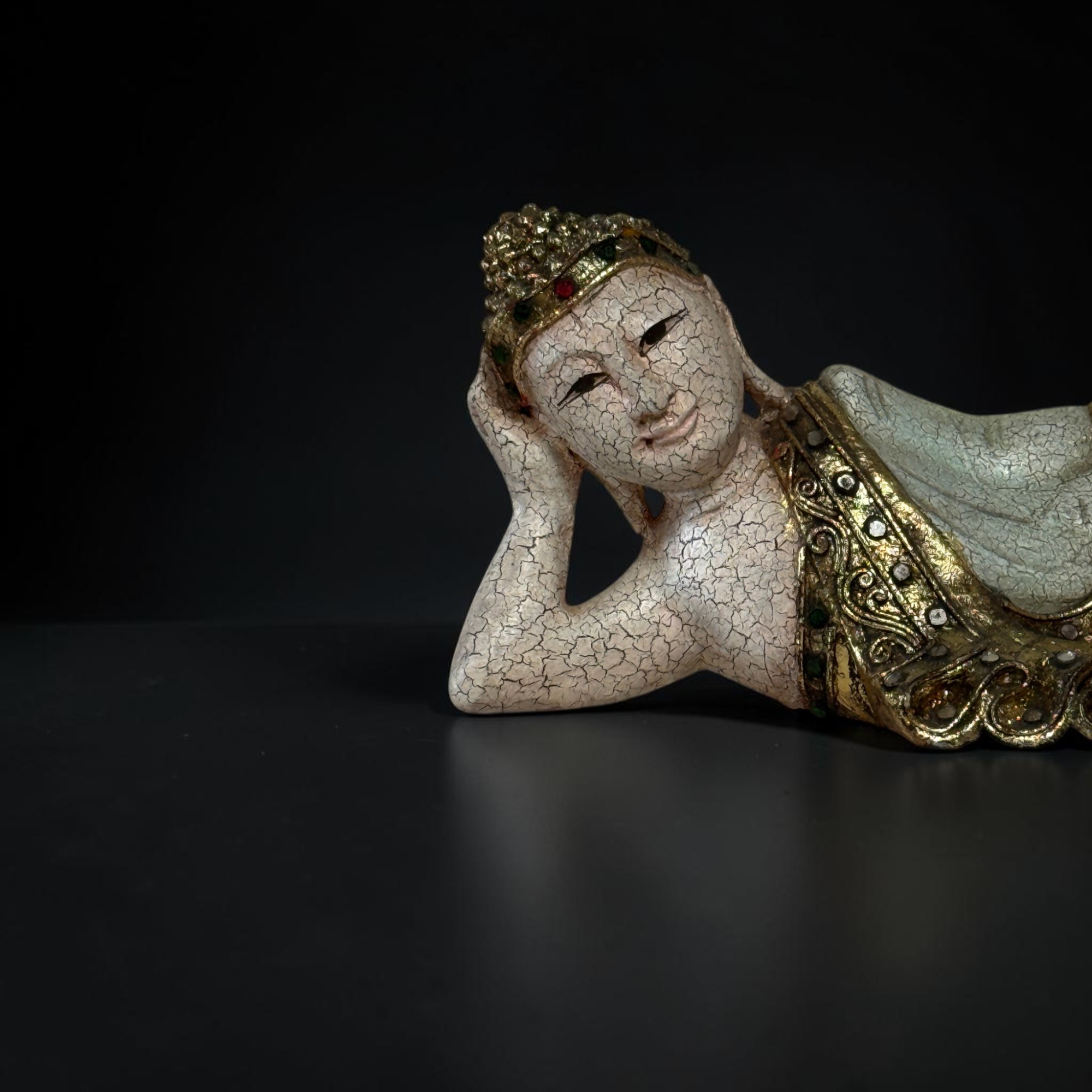Liegender Wochentag Buddha ´Dienstag´aus Holz 31cm