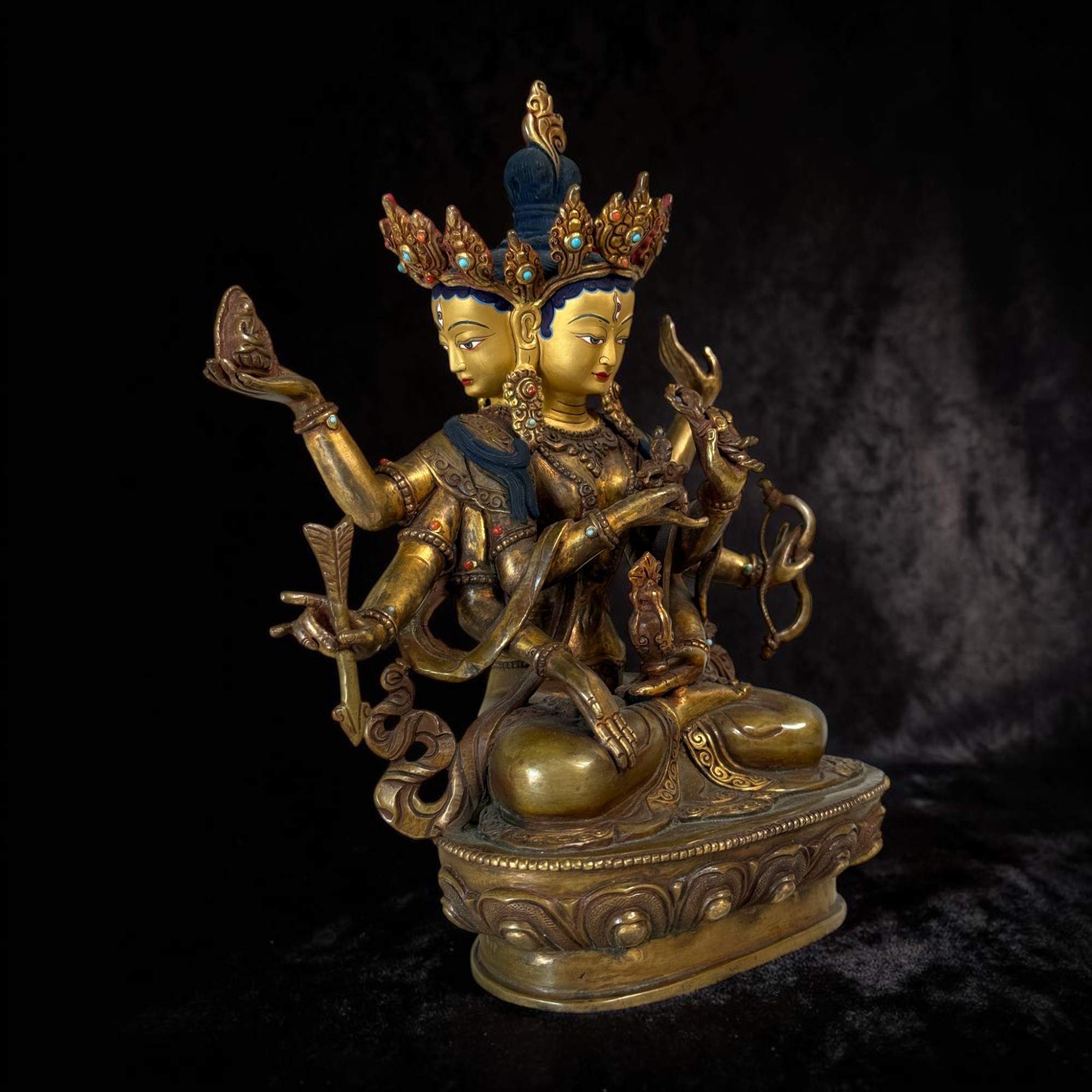 Namgyalma Kupferbronze Skulptur Himalaya, vergoldet mit Türkis & Koralle