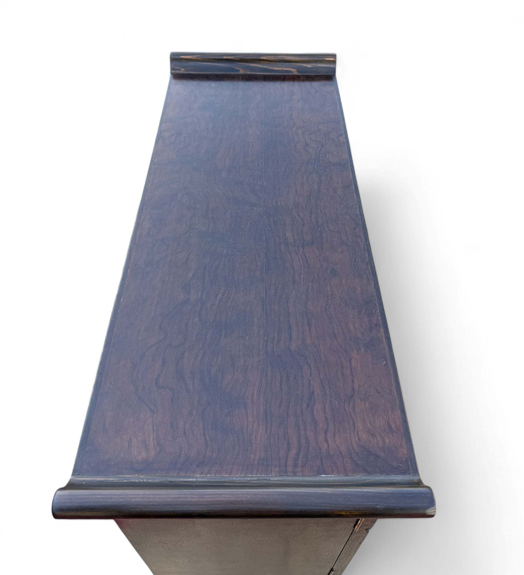 Chinesischer Schuhschrank mit Glückssymbolen – Holz, Messingbeschläge