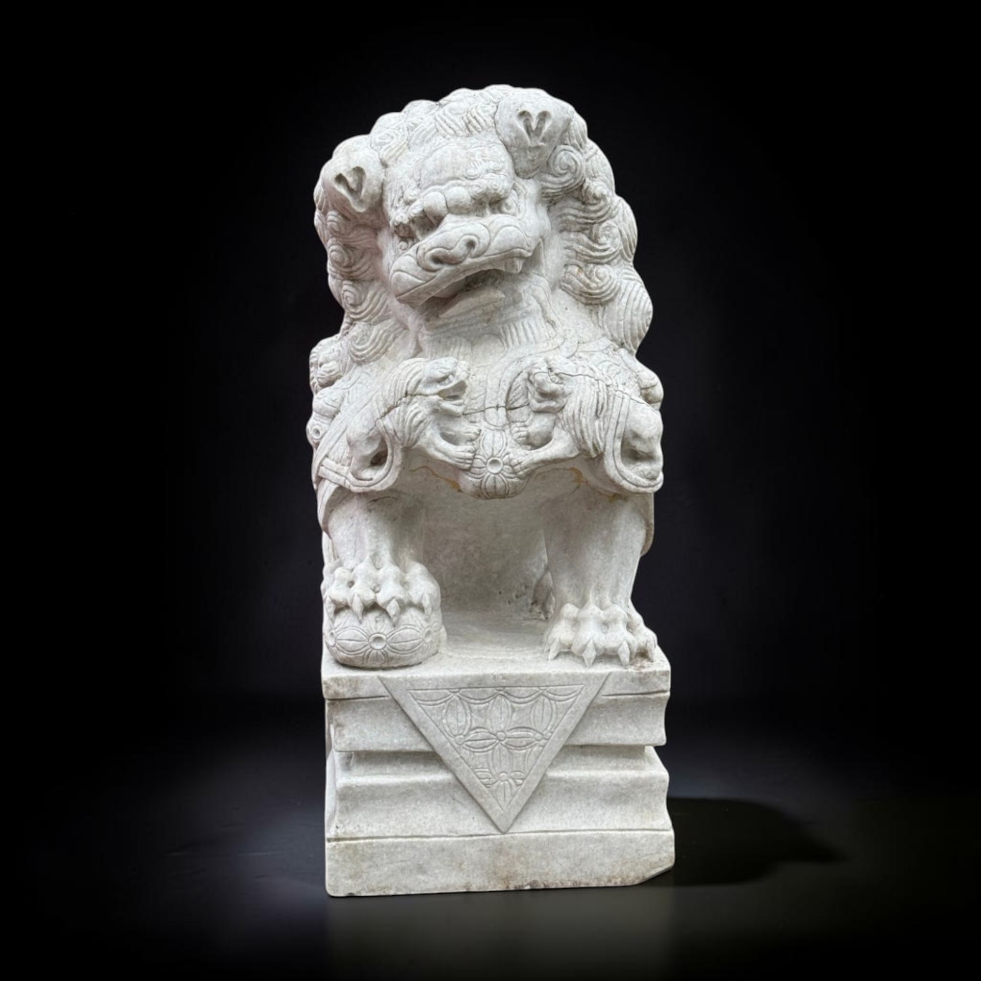 Chinesischer Wächterlöwe Tempellöwe Marmor Skulptur China 110cm