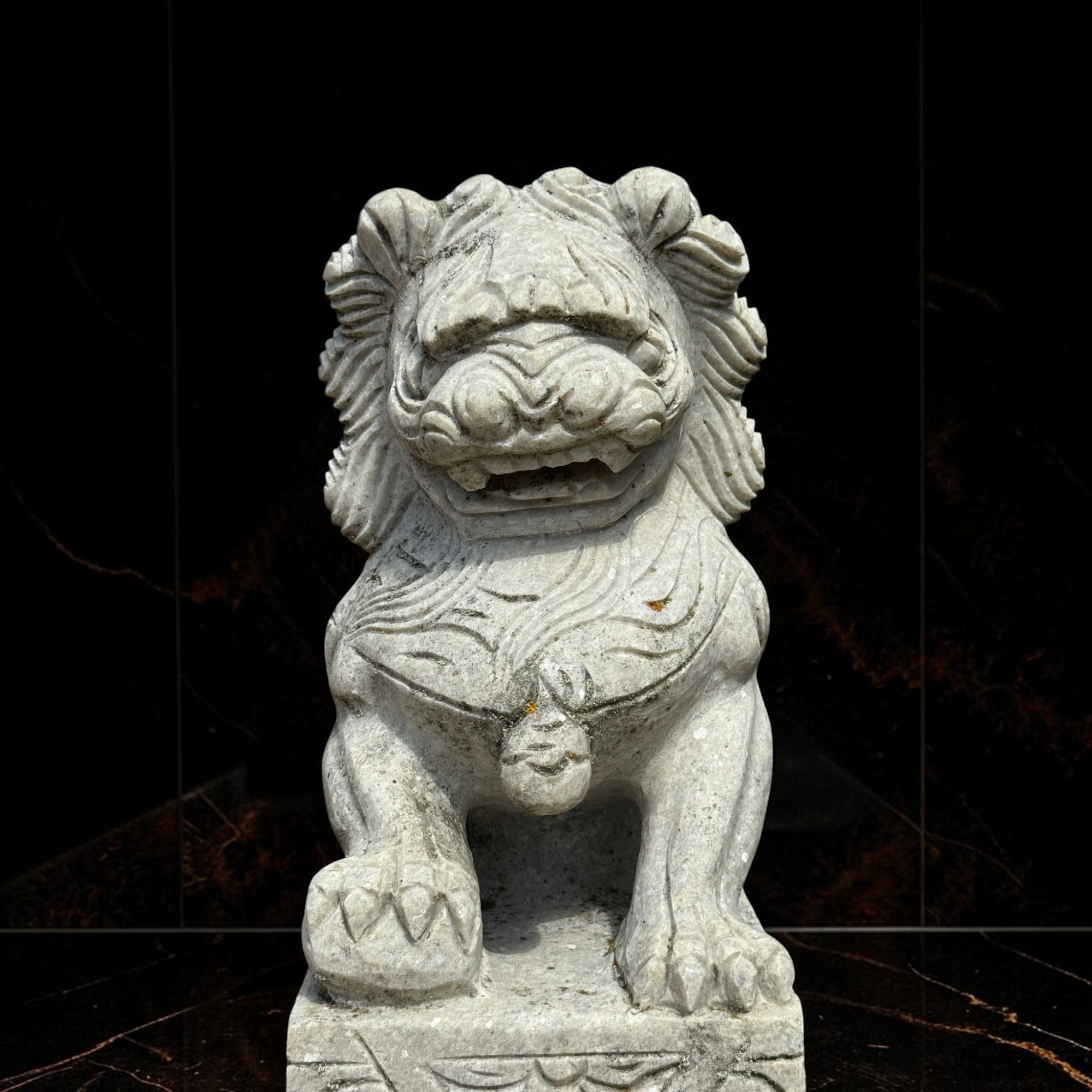 Chinesische Wächterlöwen aus Marmorstein - Alte Fudogs Garten Skulpturen