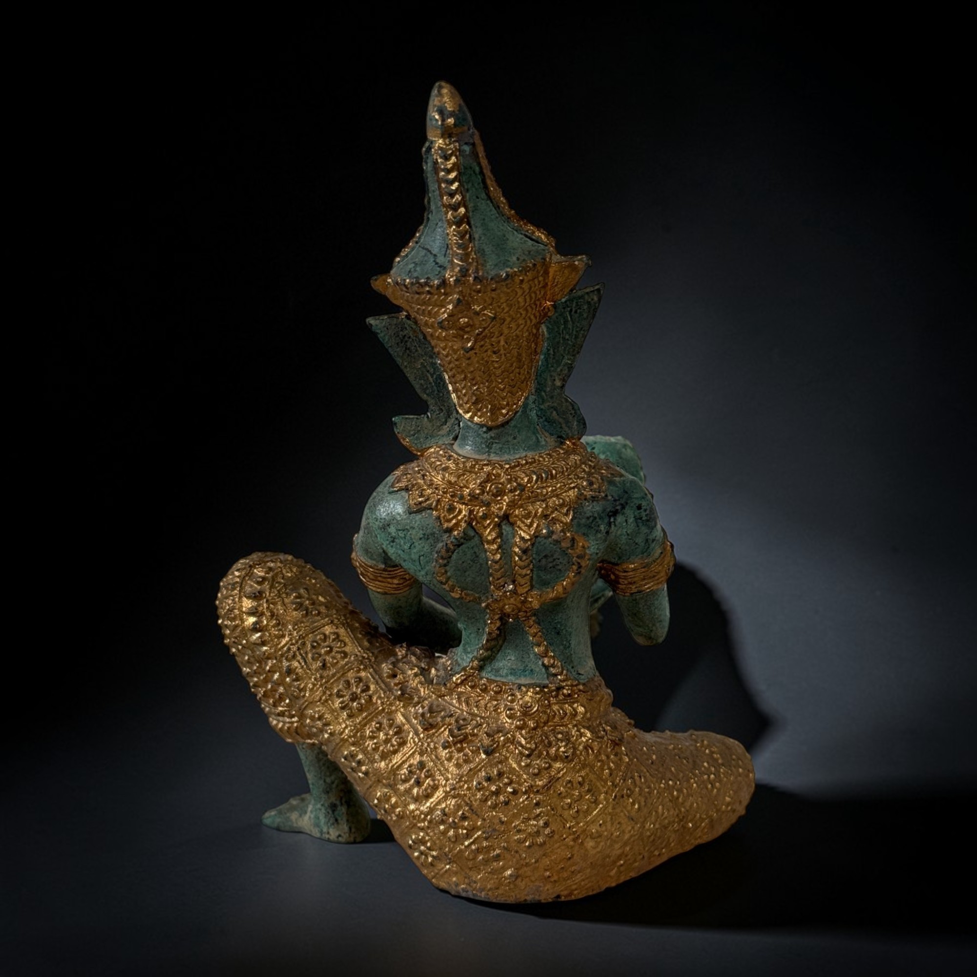 Thailändische Bronze Figur Thepphanom – Tempelmusiker Gold-Grün 14,5cm