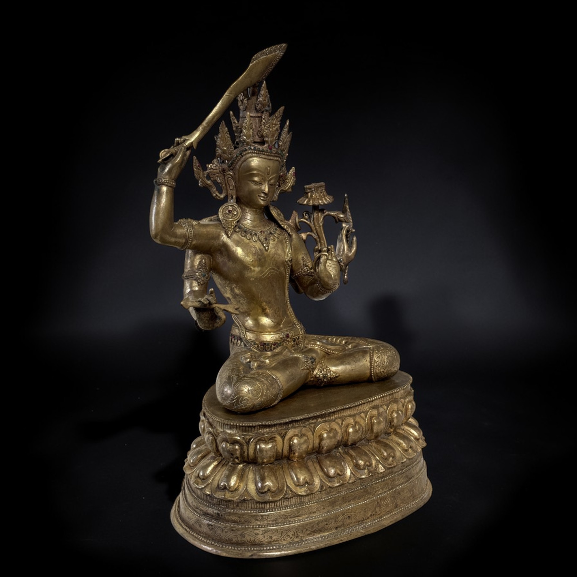 Vergoldete Manjsuhri Statue Bodhisattva mit Rubin & Türkis