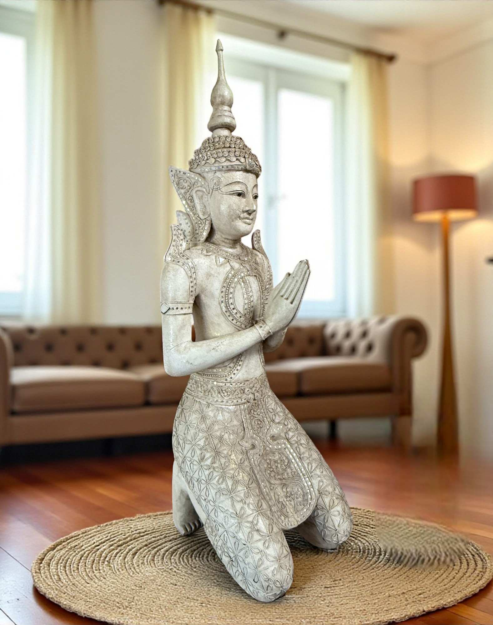 Thailändischer Tempelwächter aus Holz – Handgeschnitzte Statue, 117 cm