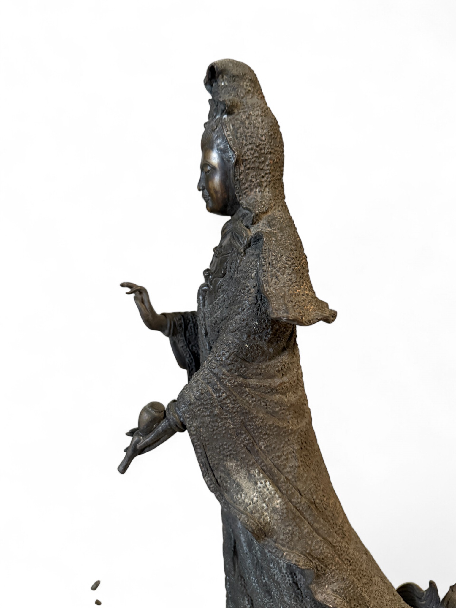 Buddha Figur Bronze Guanyin auf Drache 49cm groß