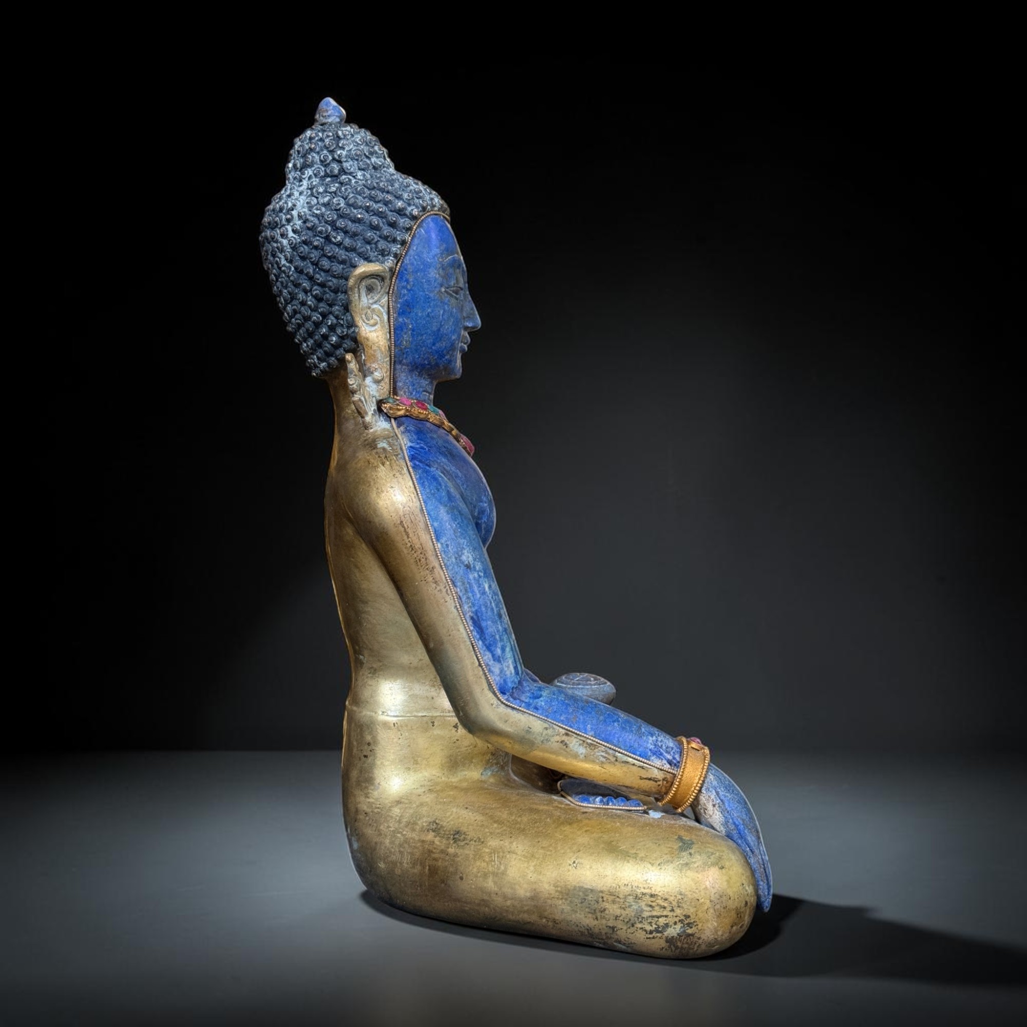 Alte Siddharta Gautama Buddha Figur – Lapis Lazuli & vergoldete Bronze, Nepal