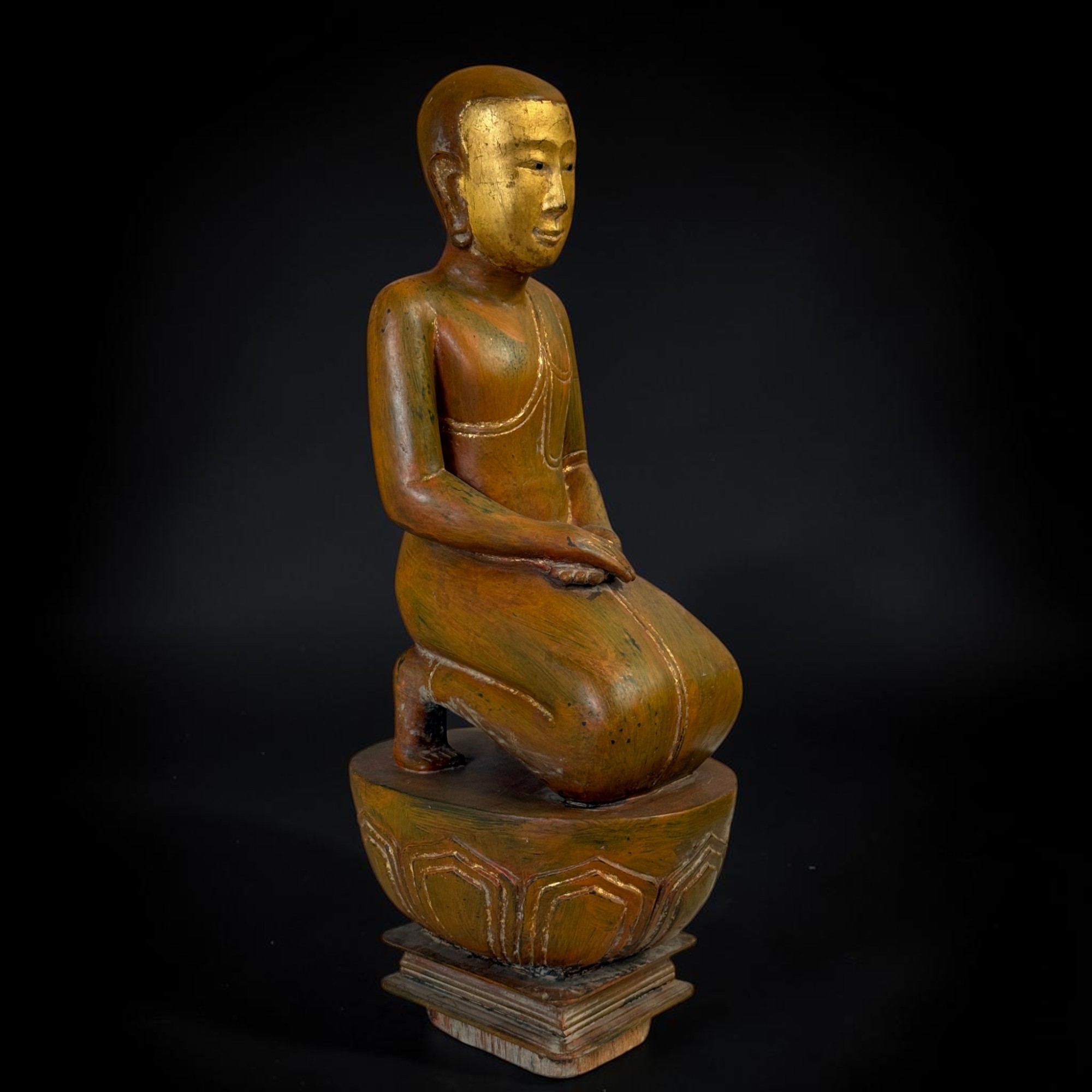 Mönch-Skulptur Sariputta Burma – Alt – Lacquerware &Restvergoldung – 72 cm groß