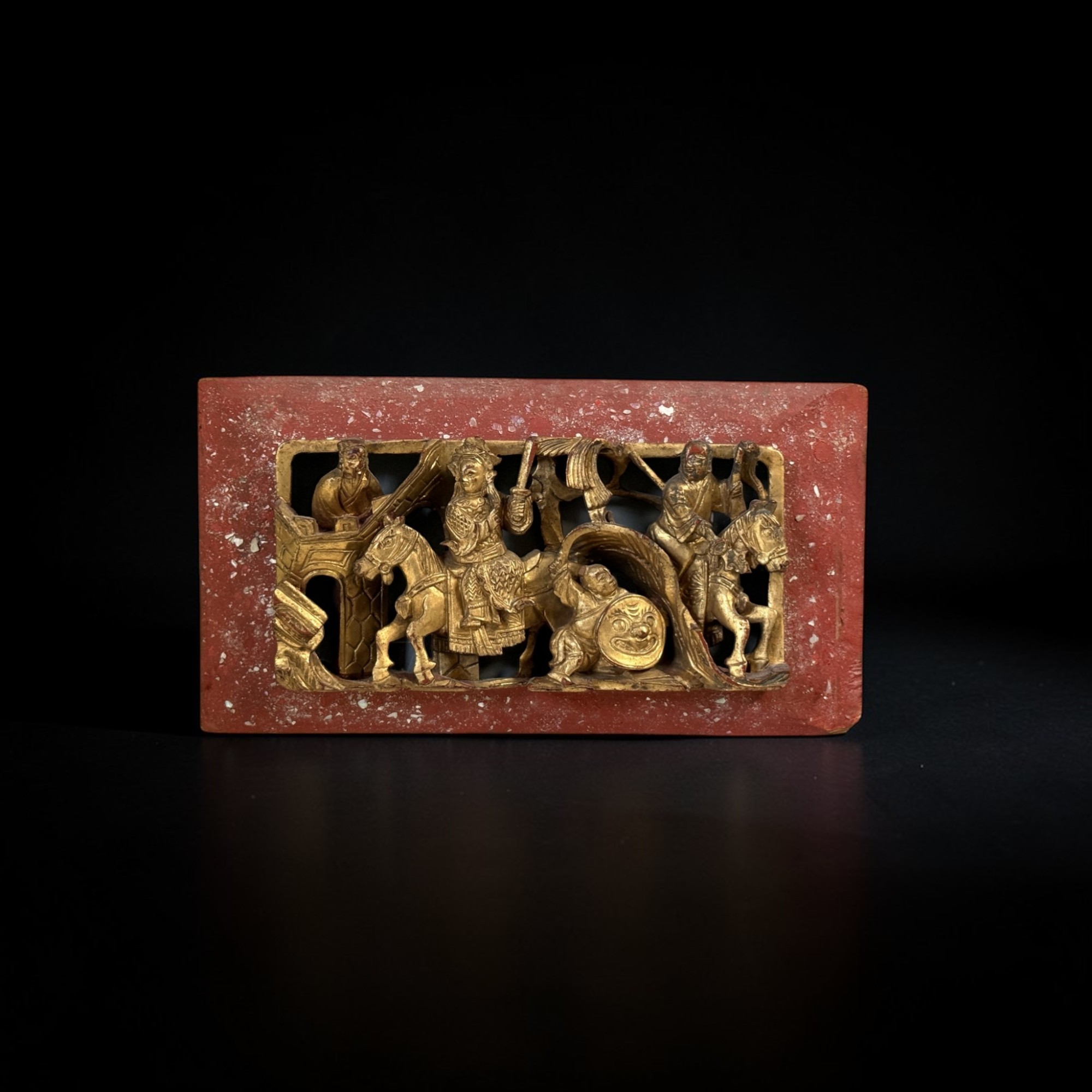 Chinesische Holz-Schnitzerei vergoldet – Reiter-Szene – 27 cm