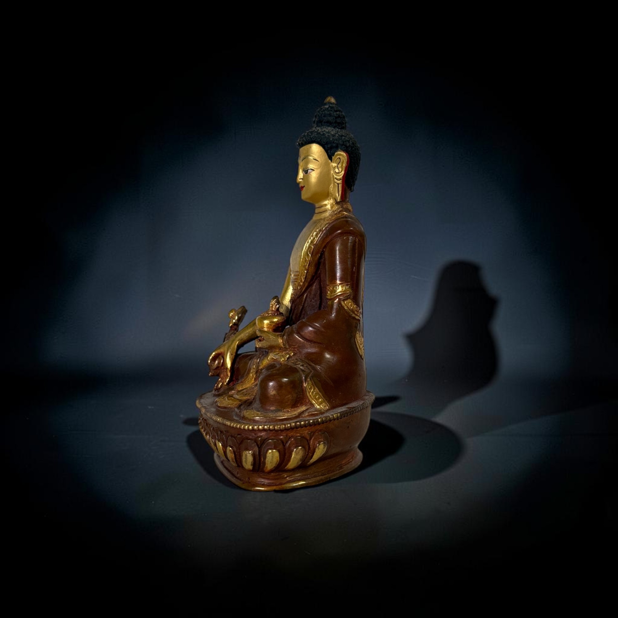 Medizinbuddha Bronze Figur teilweise vergoldet alt Nepal 14,5cm