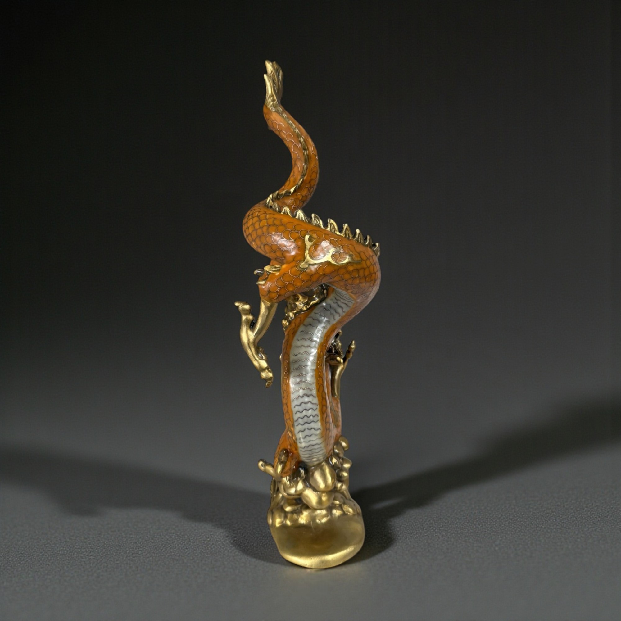 China Drachen Skulptur aus Bronze / Cloisonne