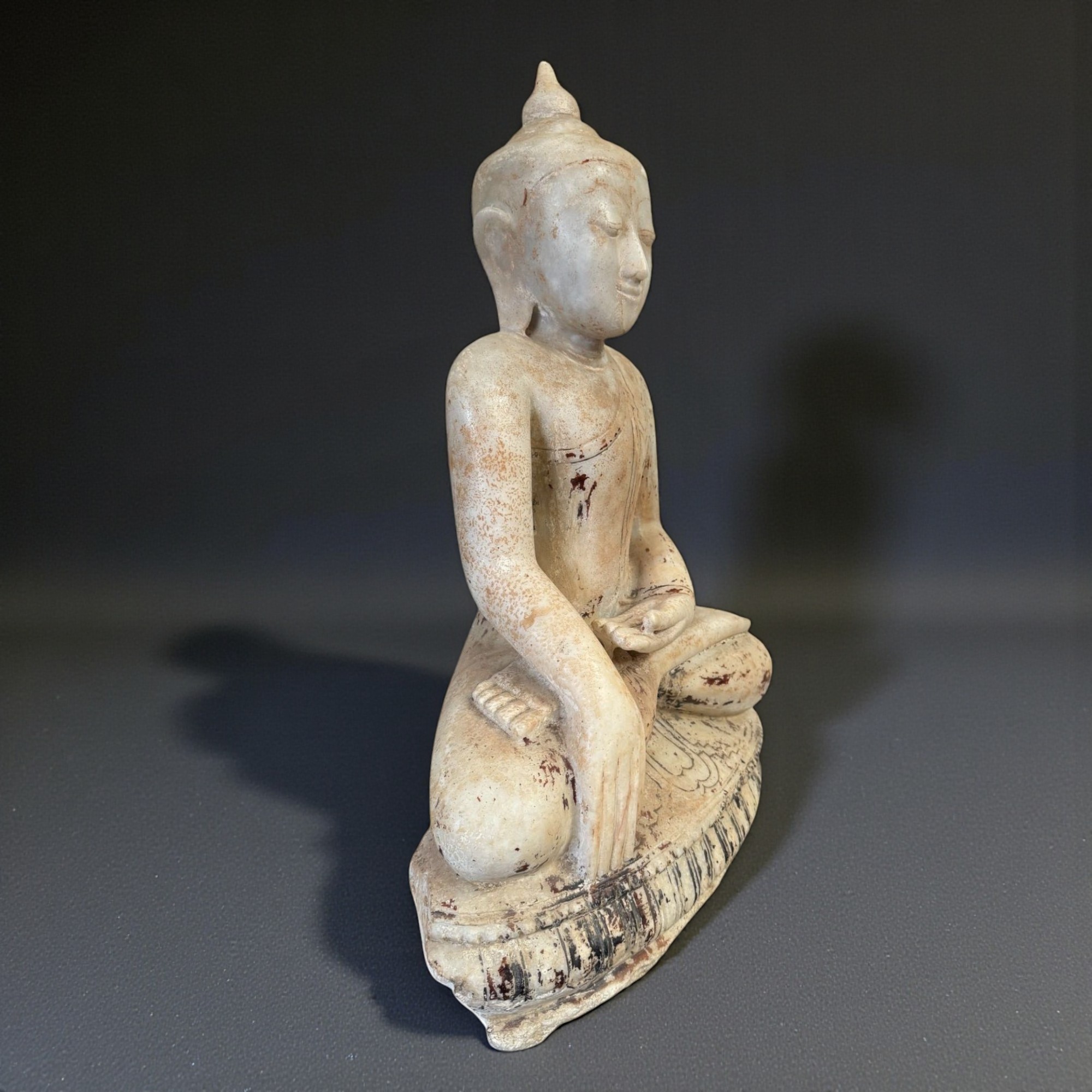 Alte Burma Buddha Statue aus Marmor Stein 66 cm groß