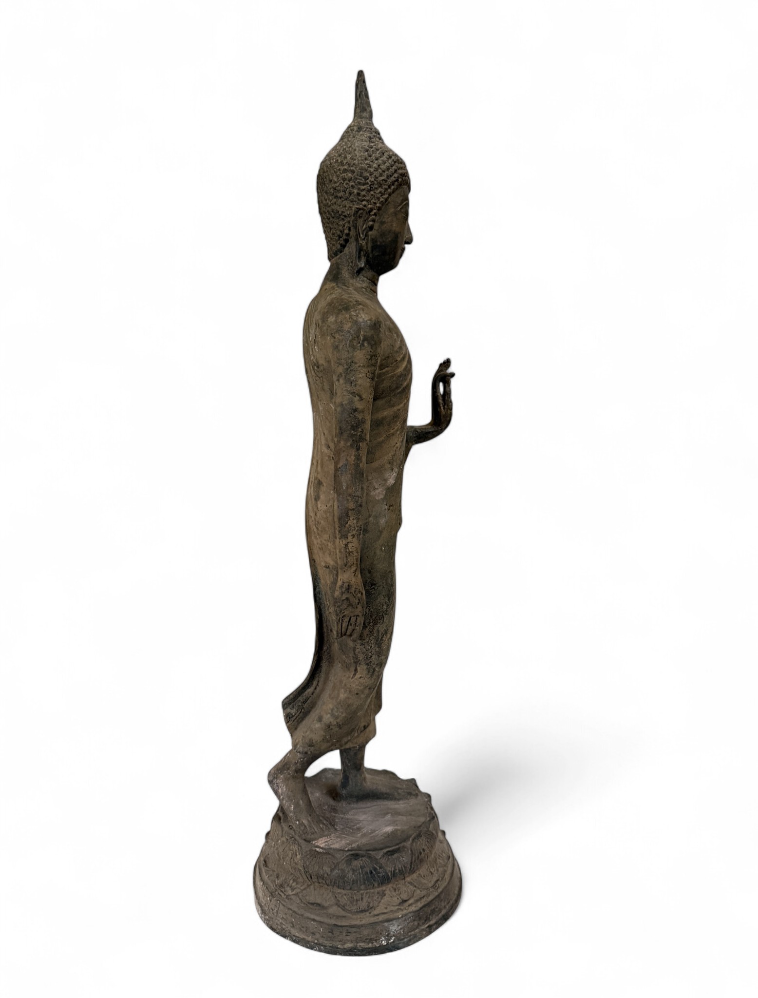 Walking Buddha aus Bronze – Thailand – 65,5 cm – Alte Bronzefigur aus deutscher Sammlungsauflösung