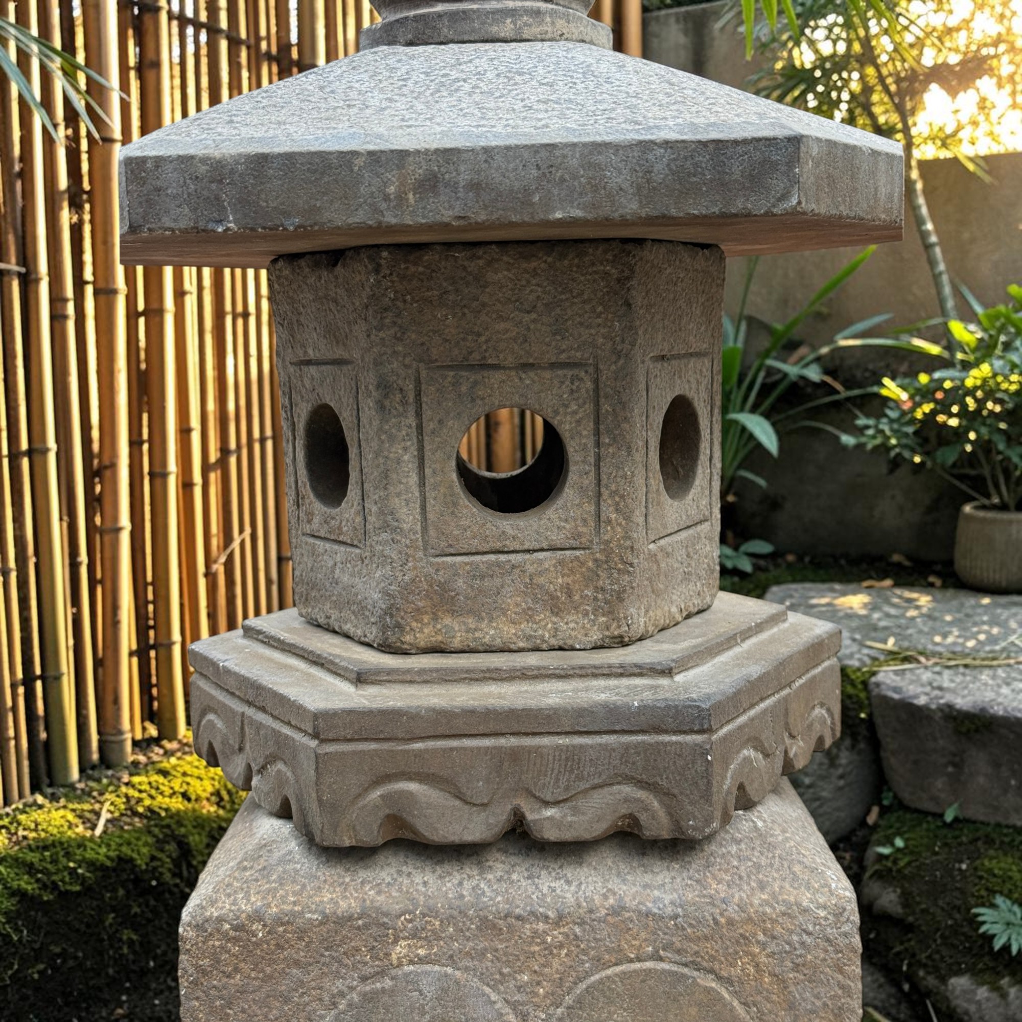 Traditionelle Steinlaterne China - Geisterhaus aus Naturstein