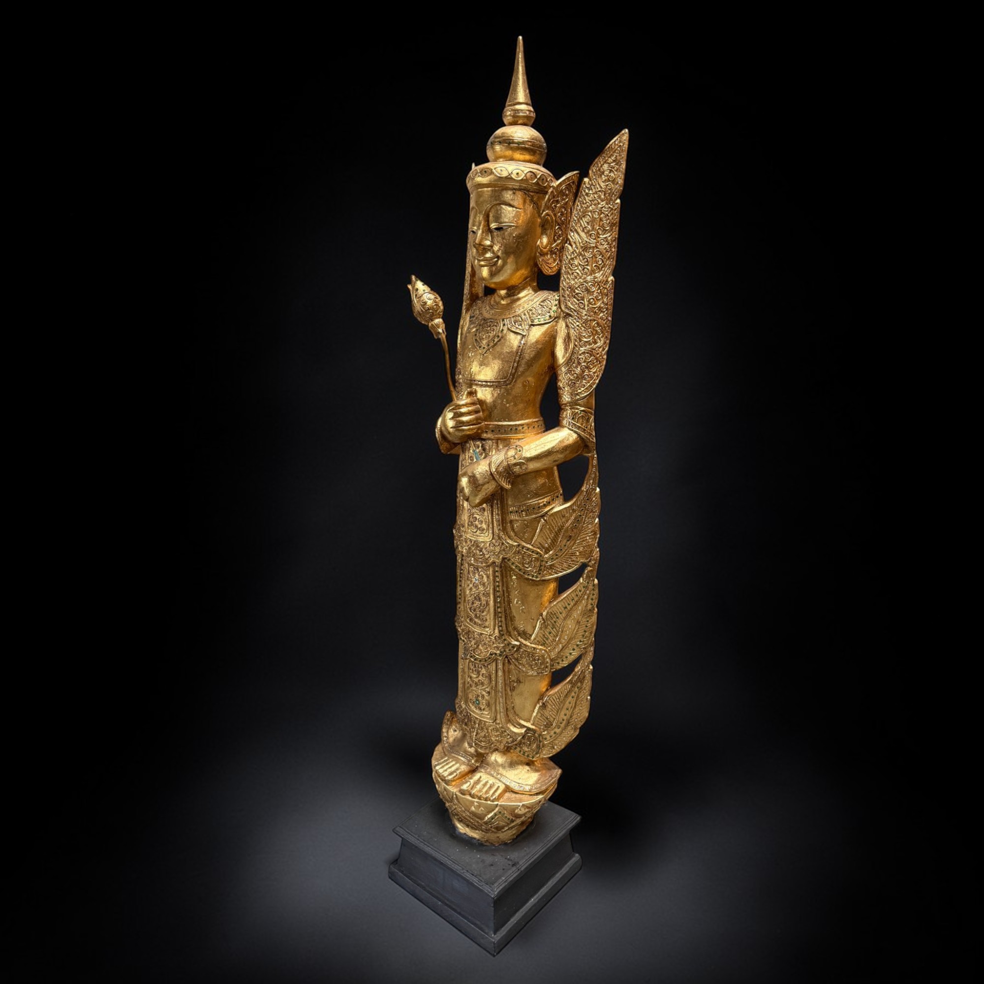 Thailändischer Tempelwächter Holz Statue blattvergoldet 171 cm groß