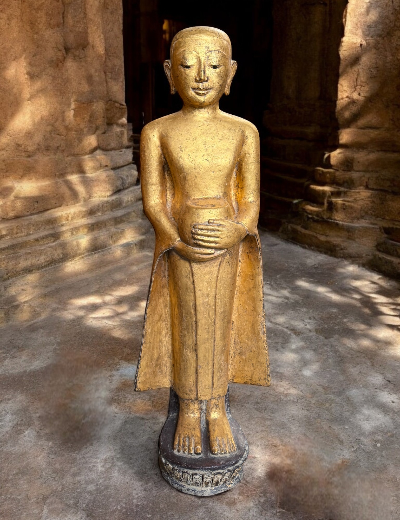 Birma Bettelmönch Statue Lacquerware Skulptur vergoldet 100cm