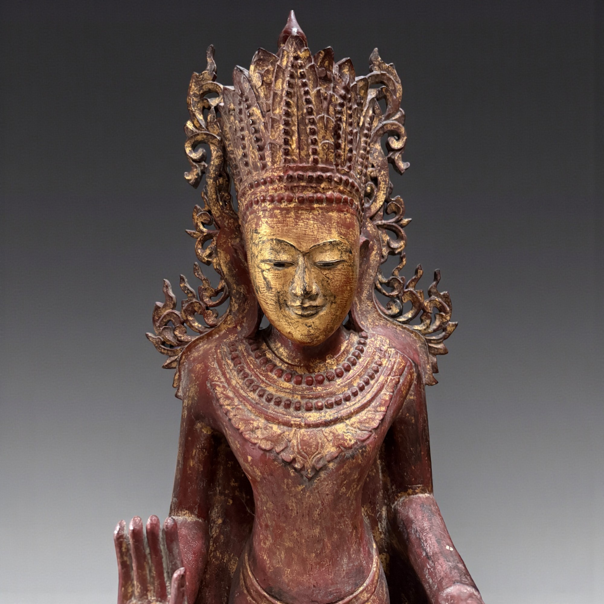 Königs-Buddha Statue Birma Teak Holz Skulptur Schutzgeste