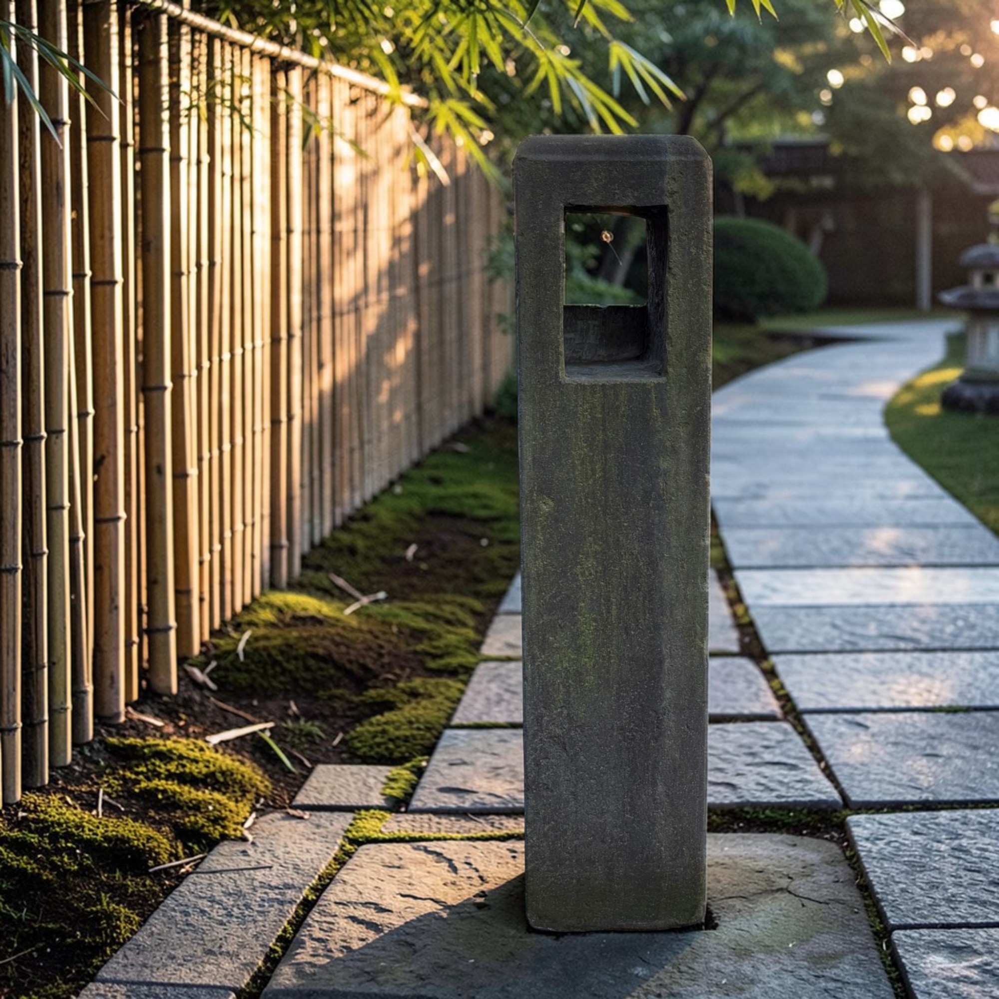 Japanische Steinlaterne mit Inschrift - datiert auf 1902