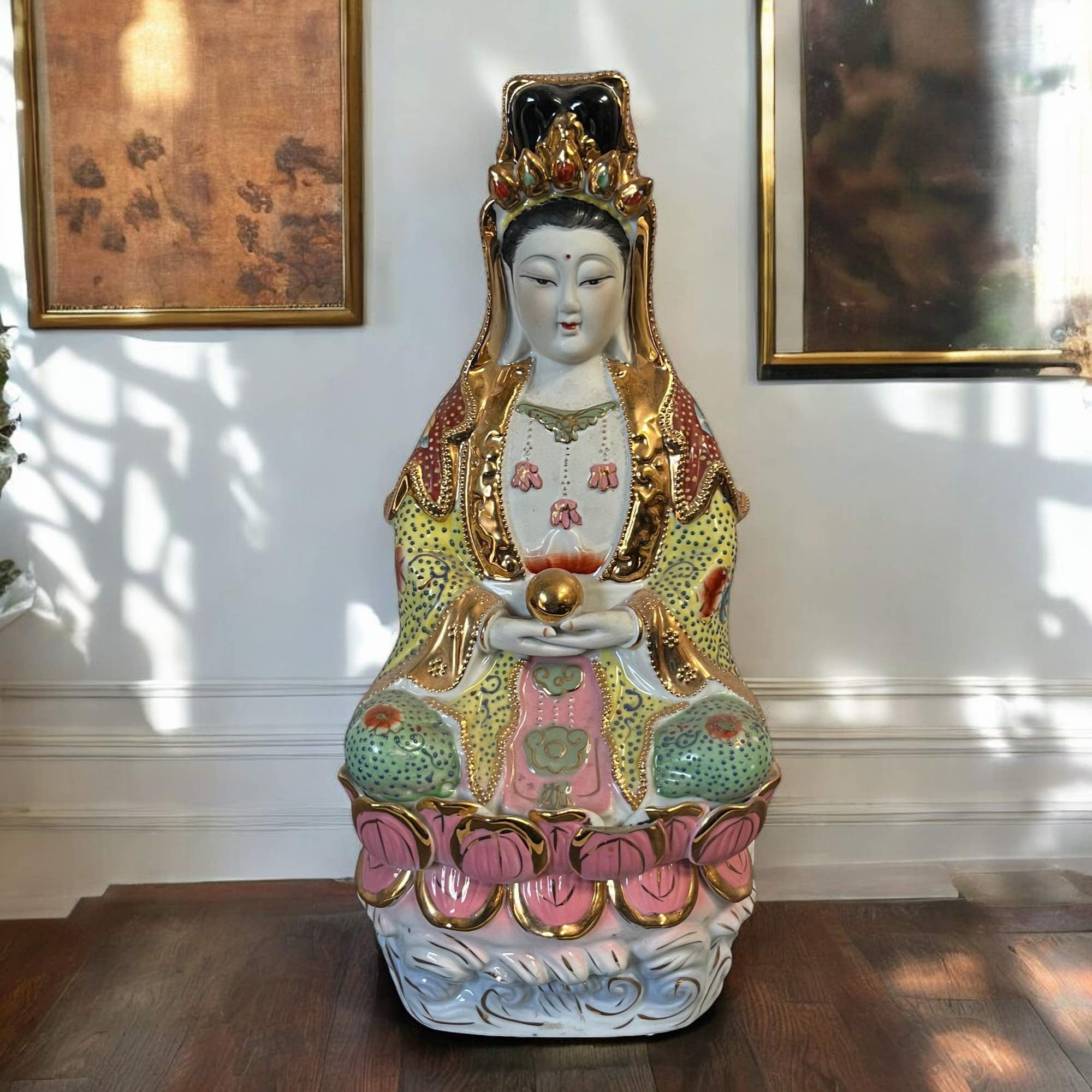 Buddha Figur Kwan-Yin aus Porzellan 40cm groß