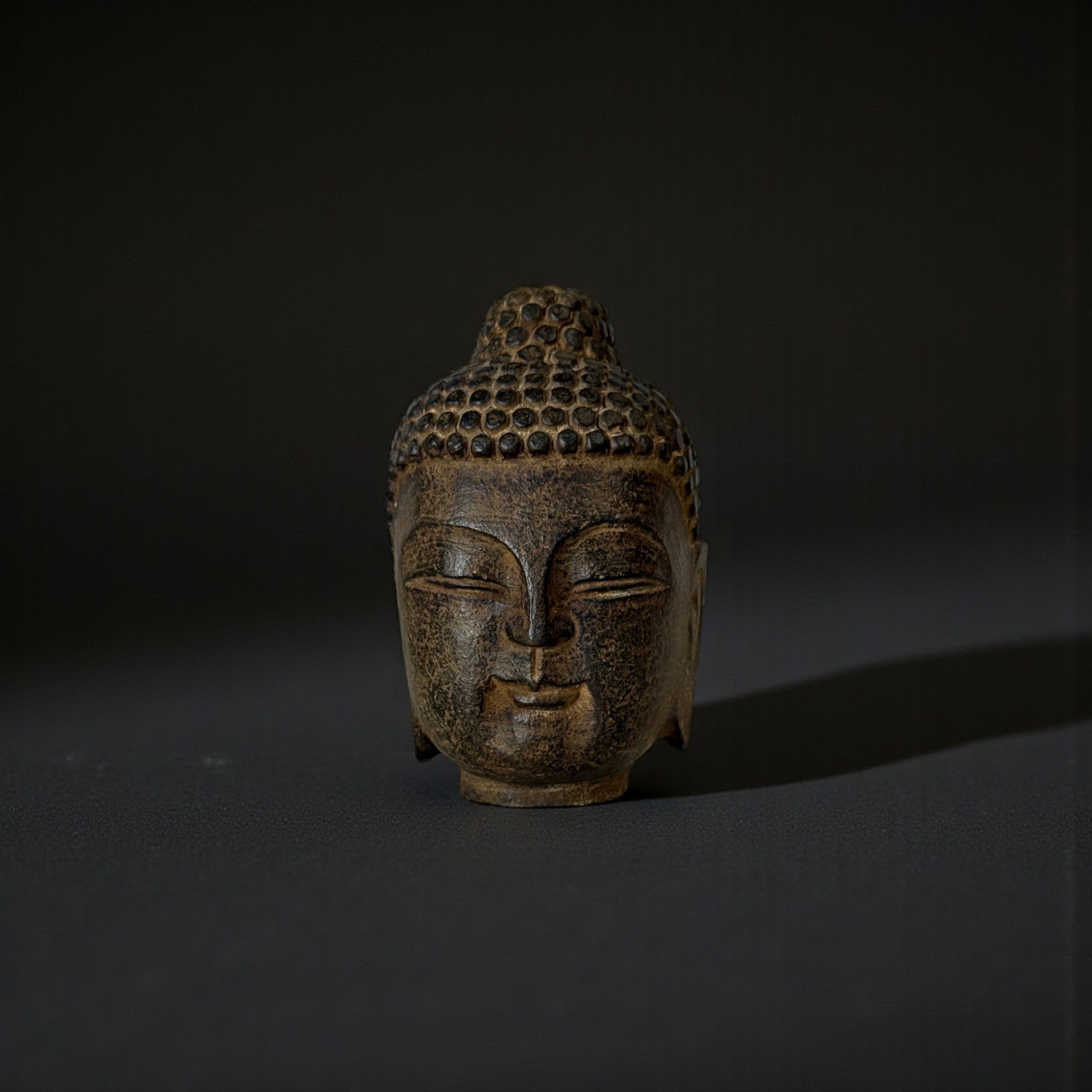 Naturstein Buddha Kopf aus China – Unikat aus den 90er Jahren, handgefertigt