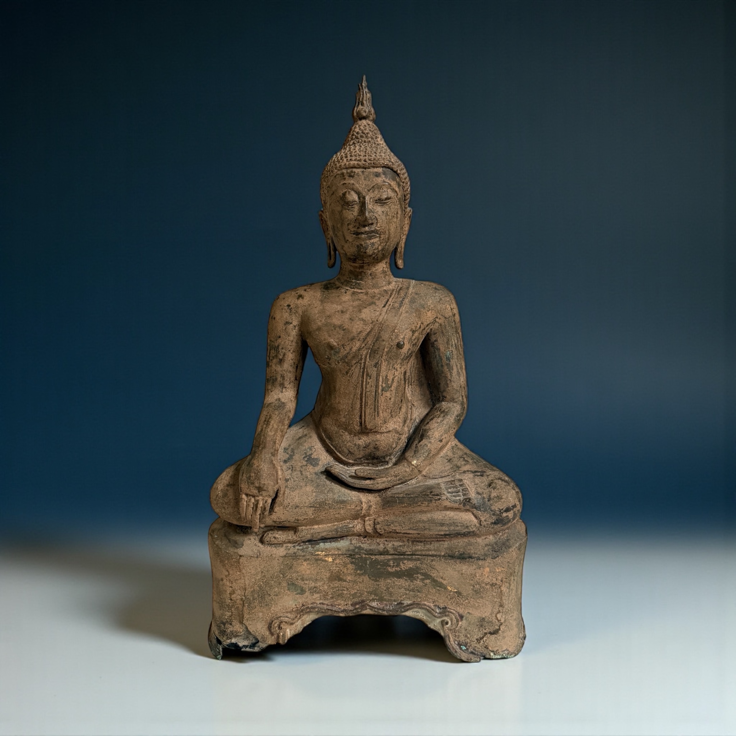 Bronze Buddha Figur 44 cm – Shakyamuni in Bhumisparsha Mudra Bronze Buddha Figur 44 cm – Shakyamuni in Bhumisparsha Mudra