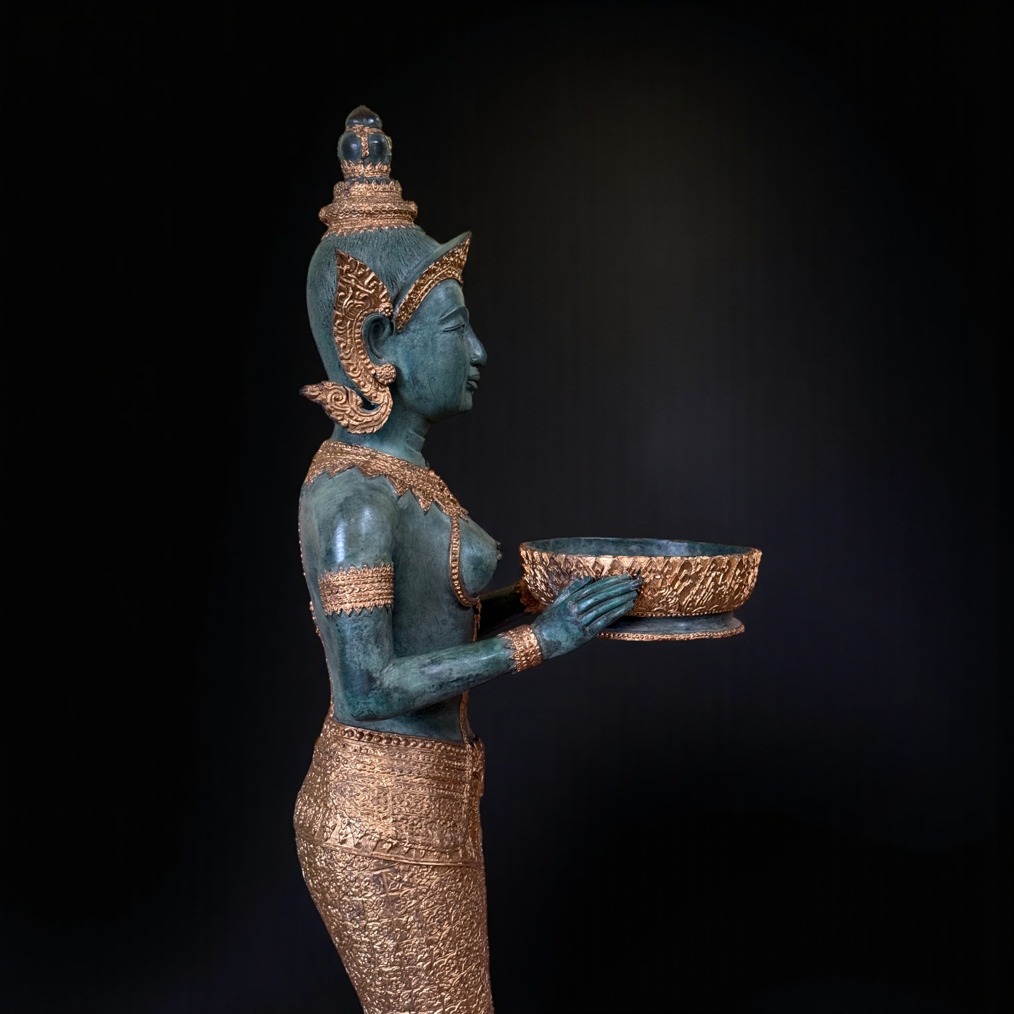 Thailändischer Tempeldiener Statue aus Bronze - 115 cm groß