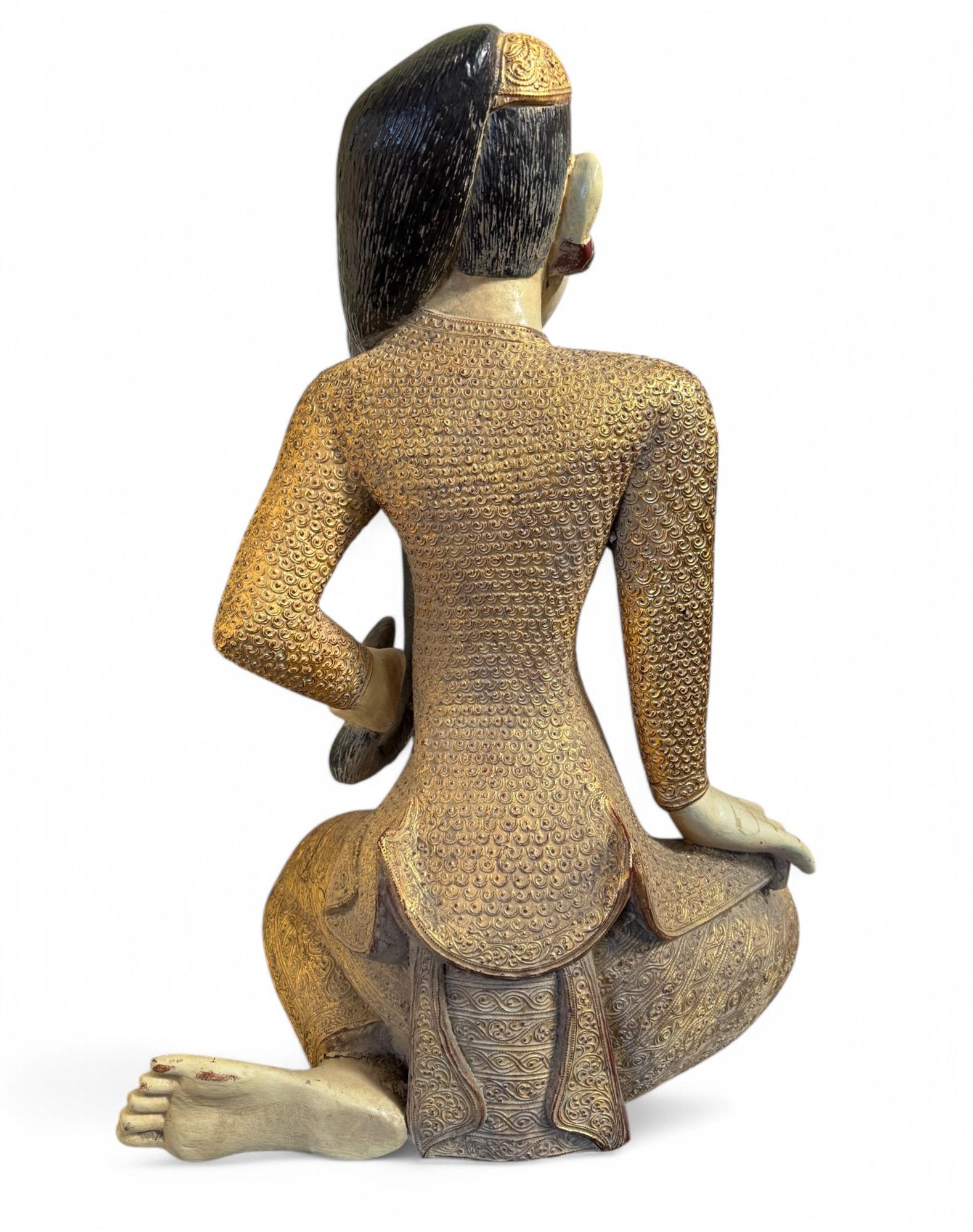 Erdgöttin Thorani Teak Holz Skulptur aus Burma - 78 cm