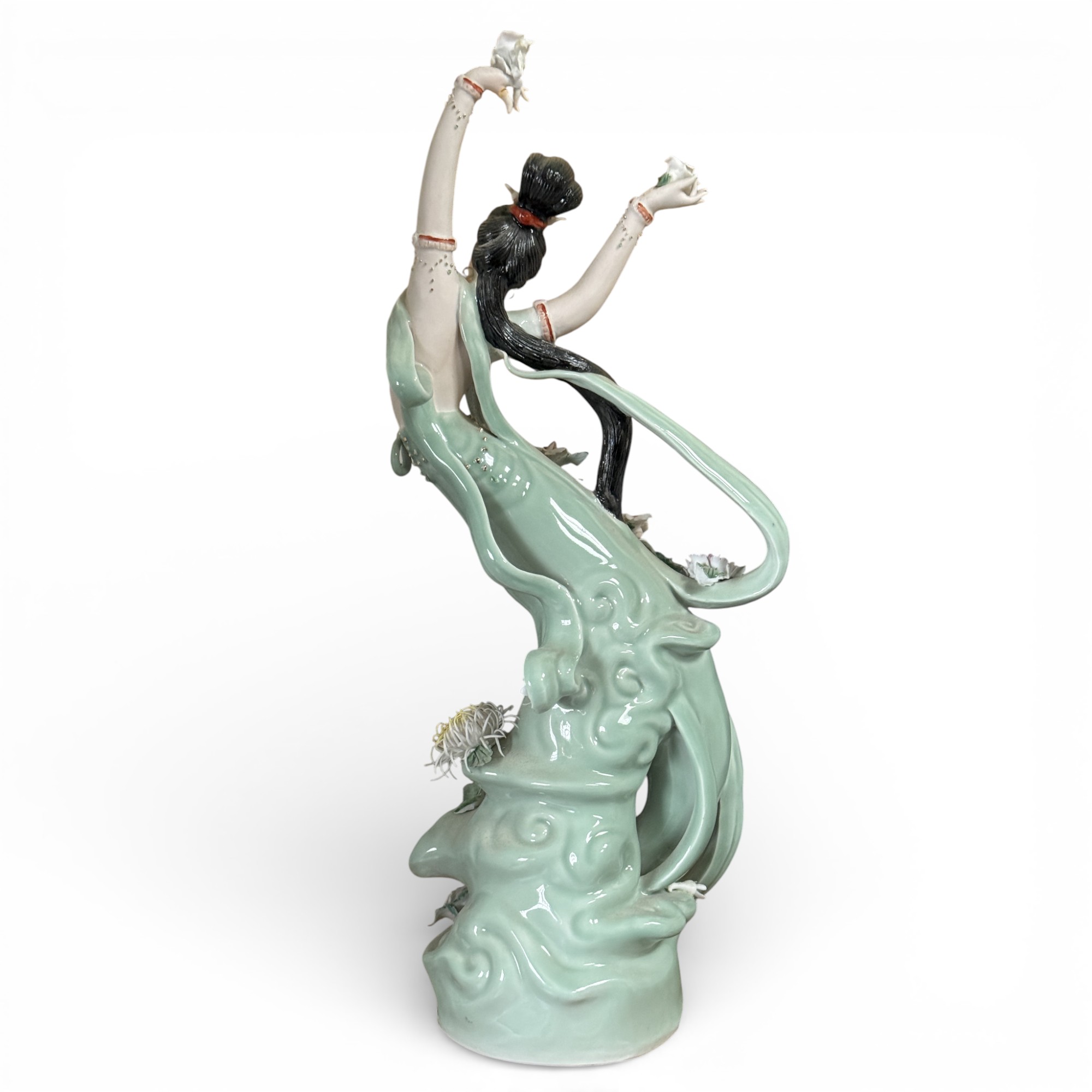 Buddha Figur Kwan-Yin aus Porzellan 47 cm groß