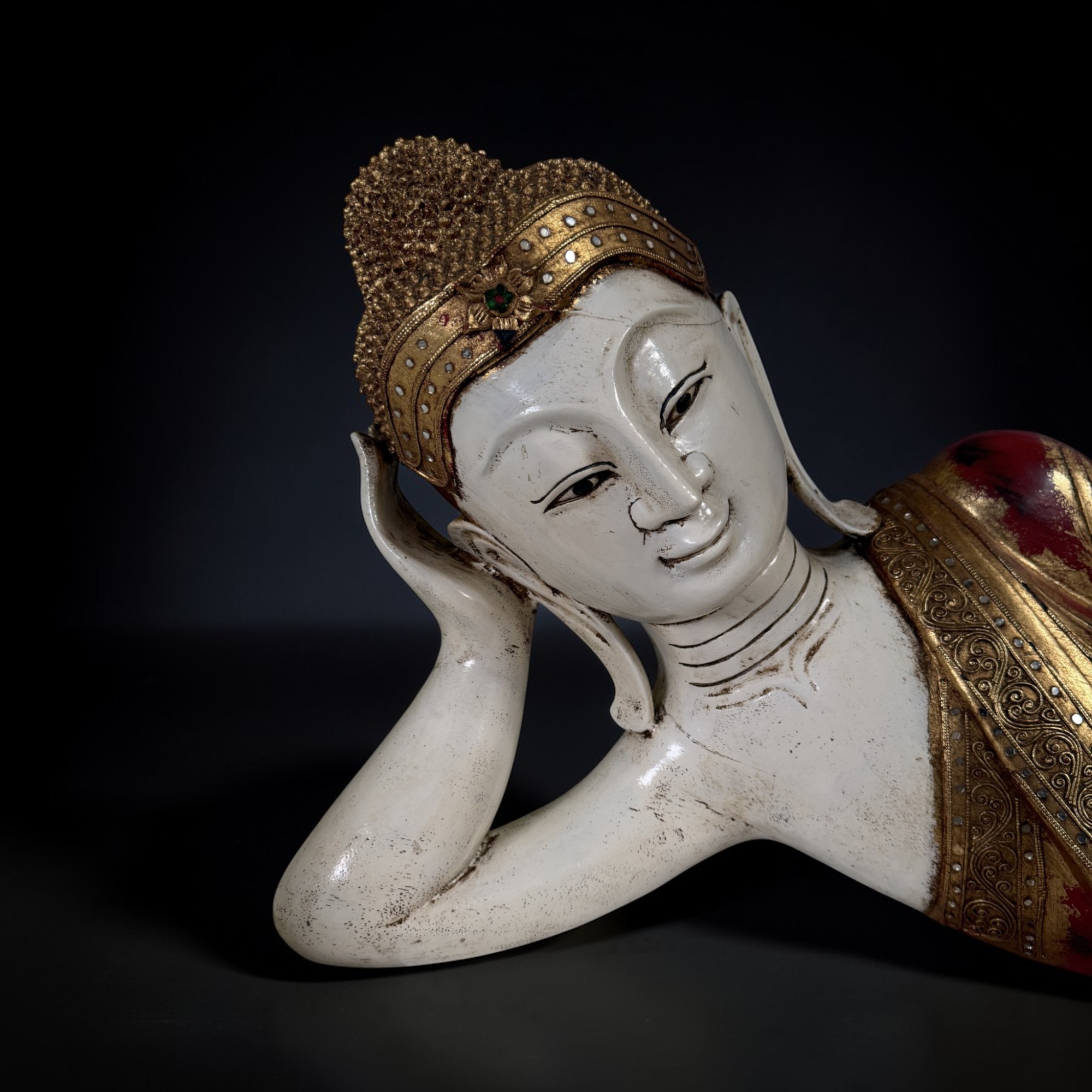Liegender Nirvana Buddha 153cm – Handgeschnitzt mit Blattgold – ca. 50 Jahre alt